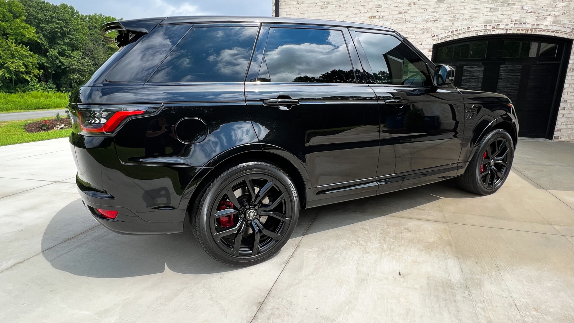 Used 2018 Land Rover Range Rover Sport SVR for sale Sold at Formula Imports in Charlotte NC 28227 11