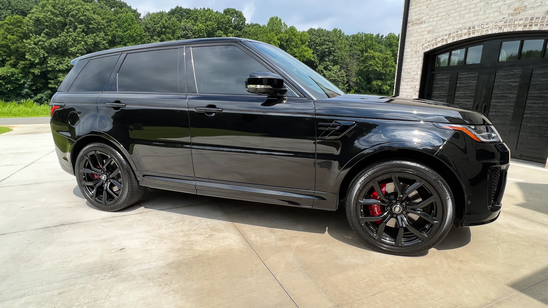 Used 2018 Land Rover Range Rover Sport SVR for sale Sold at Formula Imports in Charlotte NC 28227 12