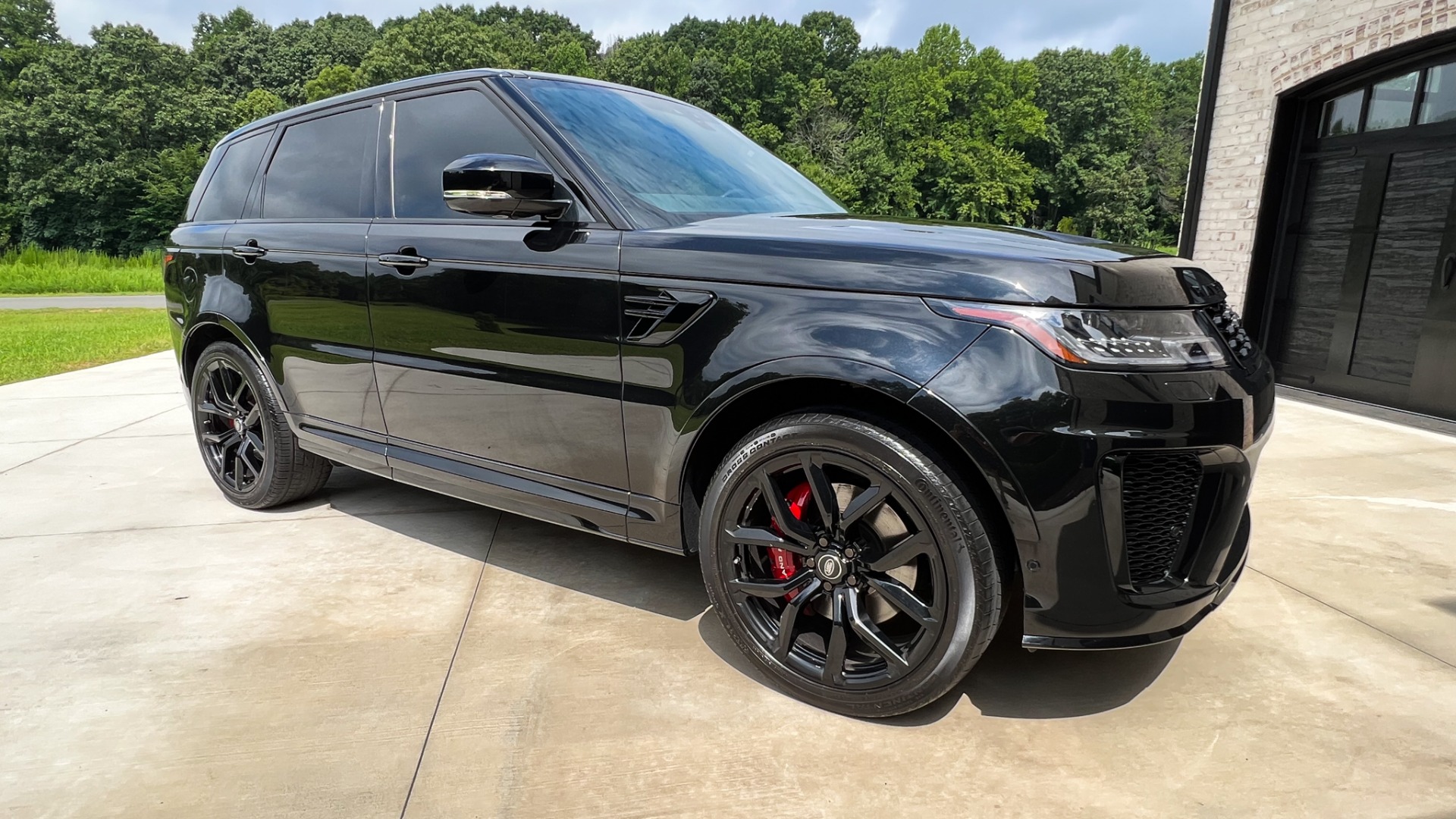 Used 2018 Land Rover Range Rover Sport SVR for sale Sold at Formula Imports in Charlotte NC 28227 13