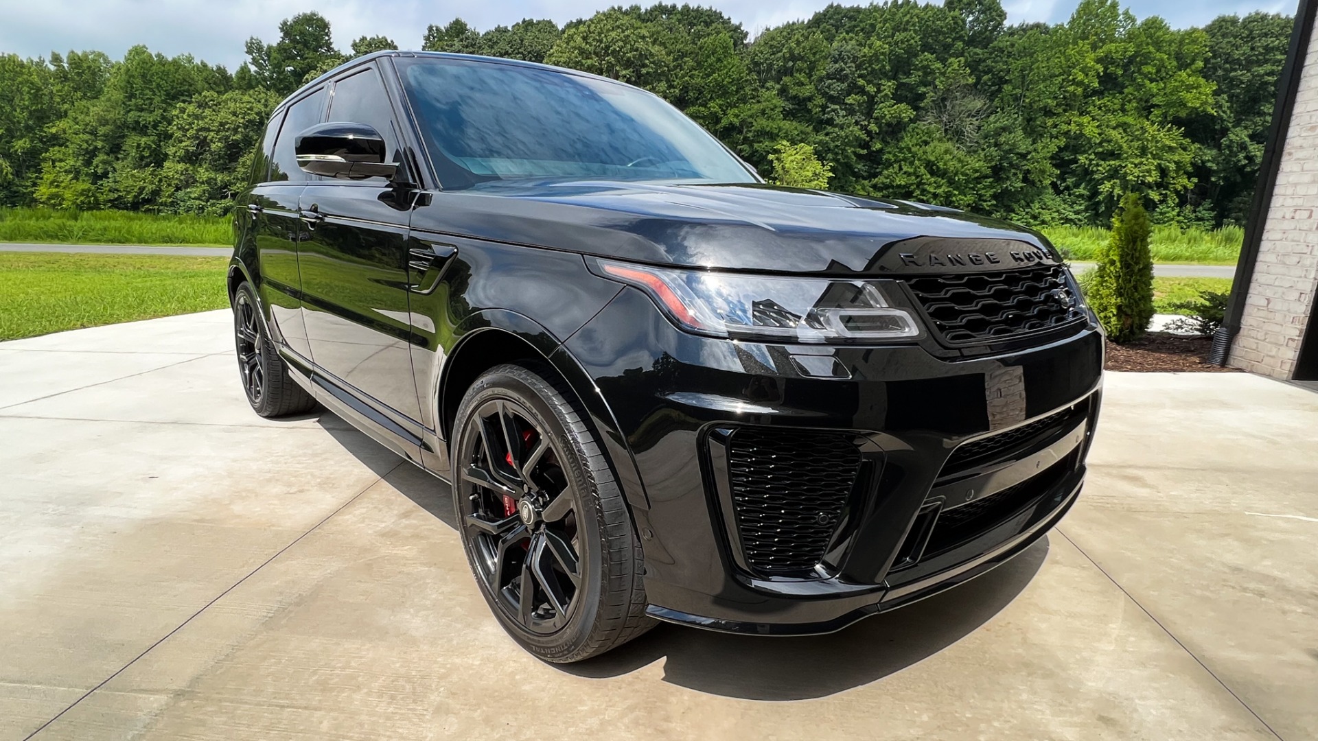Used 2018 Land Rover Range Rover Sport SVR for sale Sold at Formula Imports in Charlotte NC 28227 14