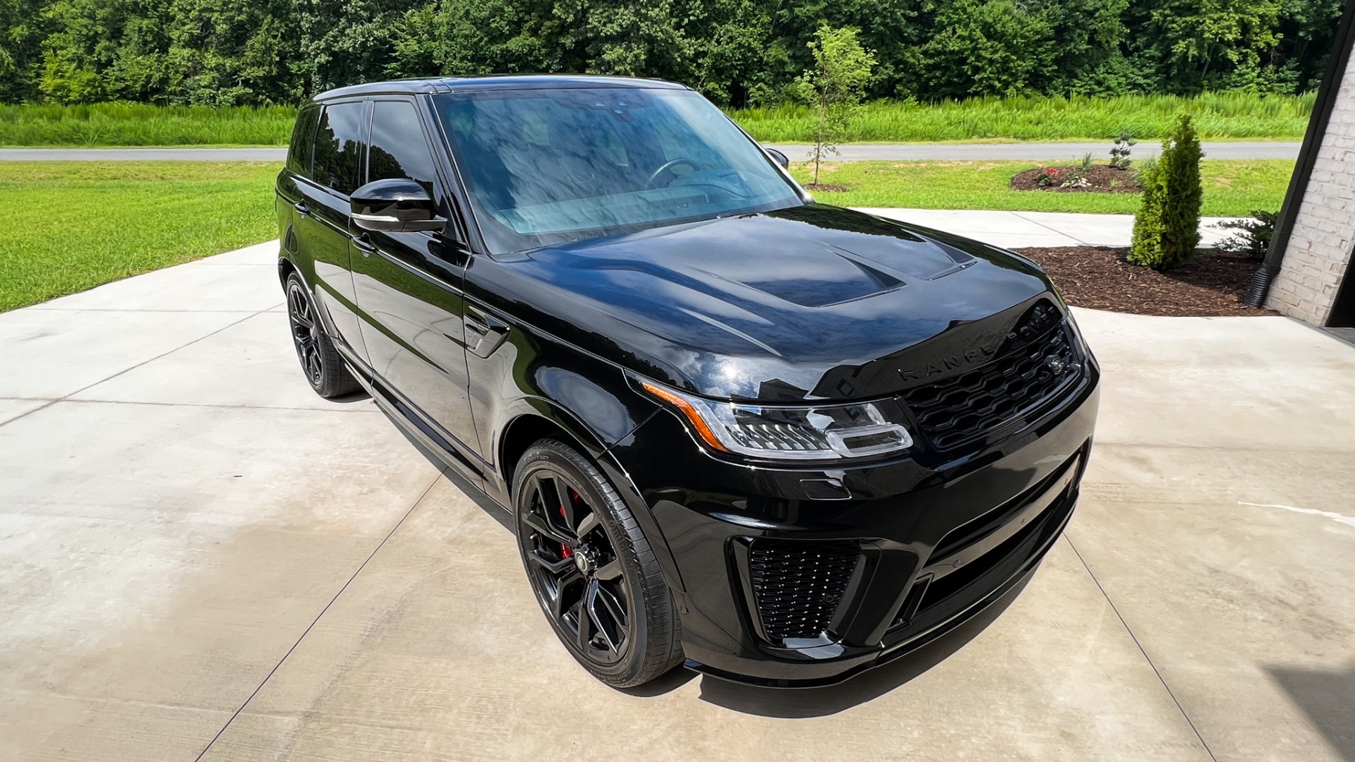 Used 2018 Land Rover Range Rover Sport SVR for sale Sold at Formula Imports in Charlotte NC 28227 15