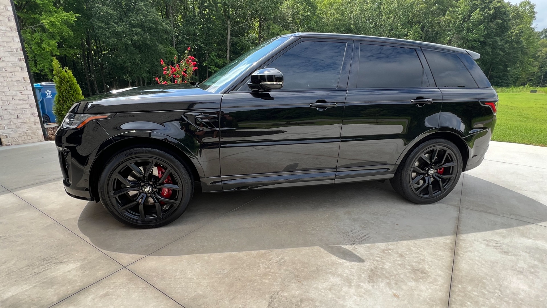 Used 2018 Land Rover Range Rover Sport SVR / 22IN WHEELS / DRIVE PRO / TOW PACK / MERIDIAN SOUN for sale $105,995 at Formula Imports in Charlotte NC 28227 3