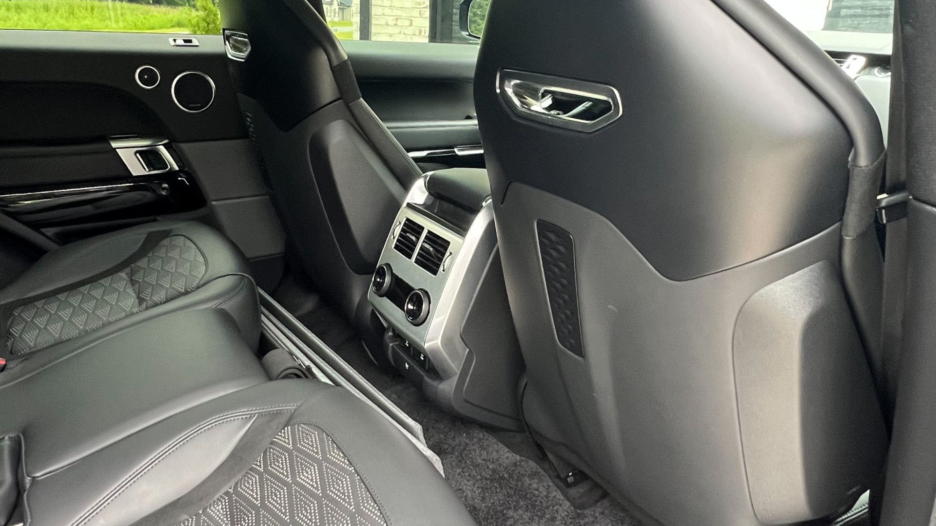 Used 2018 Land Rover Range Rover Sport SVR for sale Sold at Formula Imports in Charlotte NC 28227 34