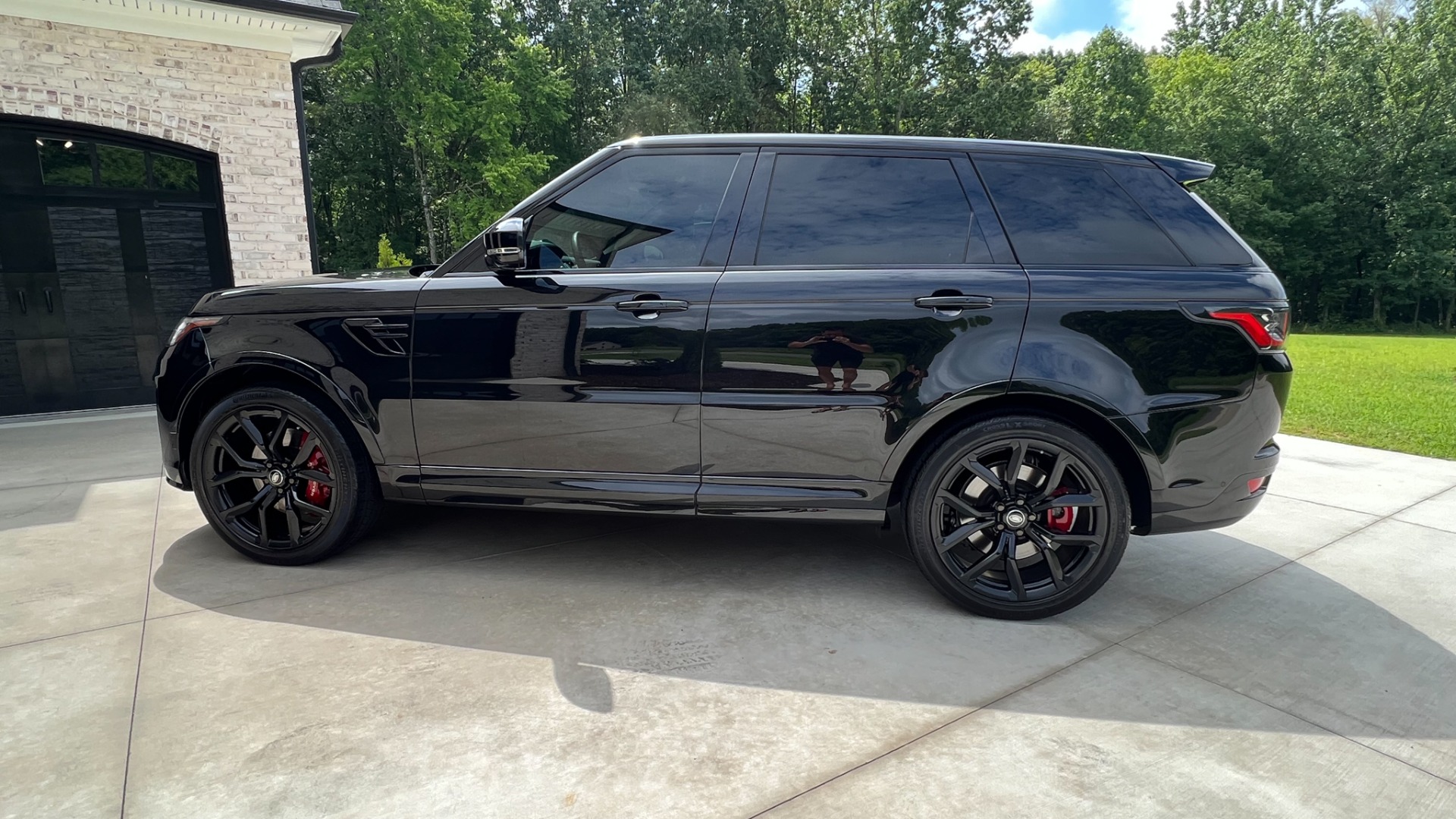 Used 2018 Land Rover Range Rover Sport SVR for sale Sold at Formula Imports in Charlotte NC 28227 4