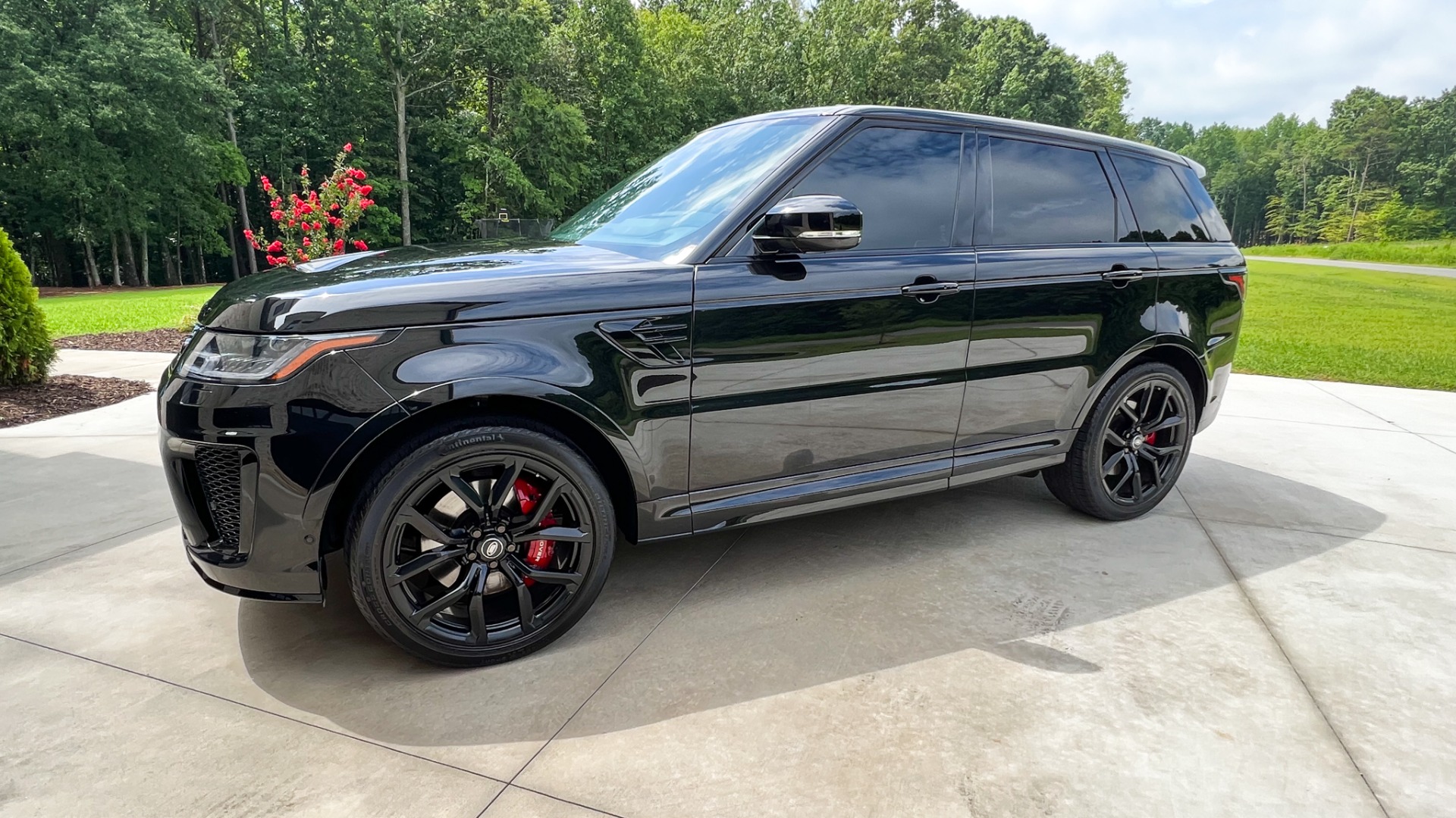 Used 2018 Land Rover Range Rover Sport SVR for sale Sold at Formula Imports in Charlotte NC 28227 40
