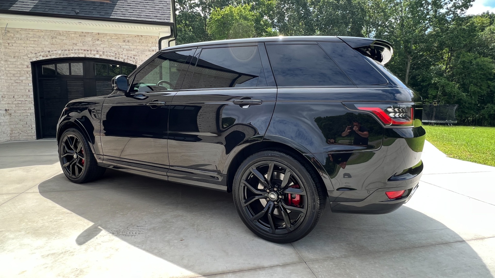 Used 2018 Land Rover Range Rover Sport SVR for sale Sold at Formula Imports in Charlotte NC 28227 5
