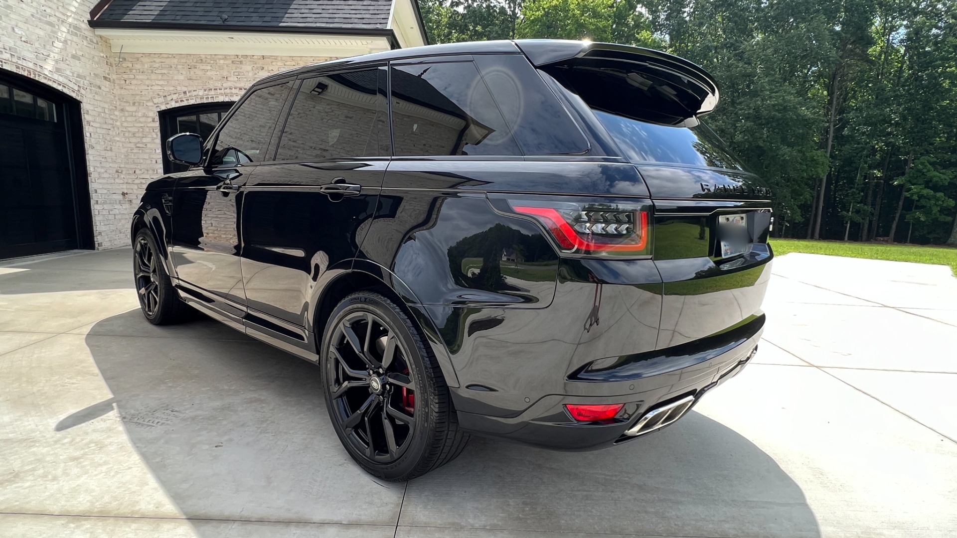 Used 2018 Land Rover Range Rover Sport SVR for sale Sold at Formula Imports in Charlotte NC 28227 6