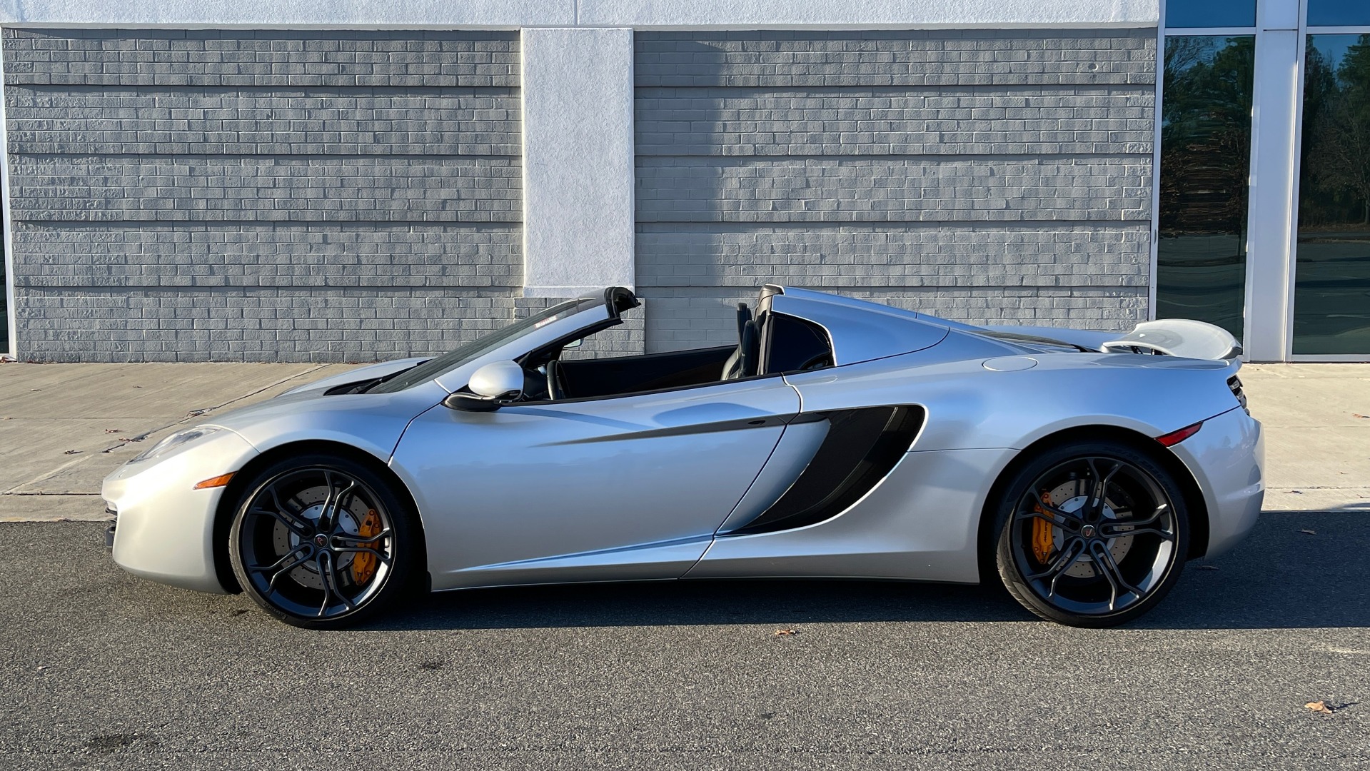 Used 2013 McLaren MP4 12C SPIDER 3.8L TURBO V8 616HP / 7AM TRANS / NAV / MERIDIAN SND for sale $145,000 at Formula Imports in Charlotte NC 28227 3