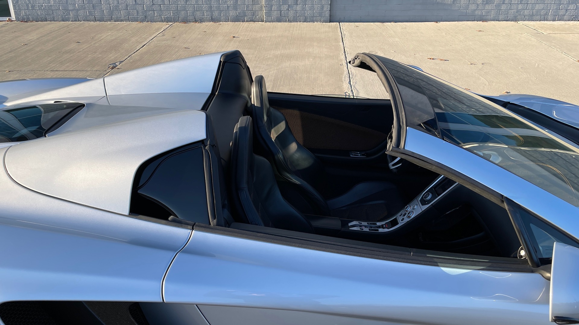 Used 2013 McLaren MP4 12C SPIDER 3.8L TURBO V8 616HP / 7AM TRANS / NAV / MERIDIAN SND for sale $145,000 at Formula Imports in Charlotte NC 28227 35