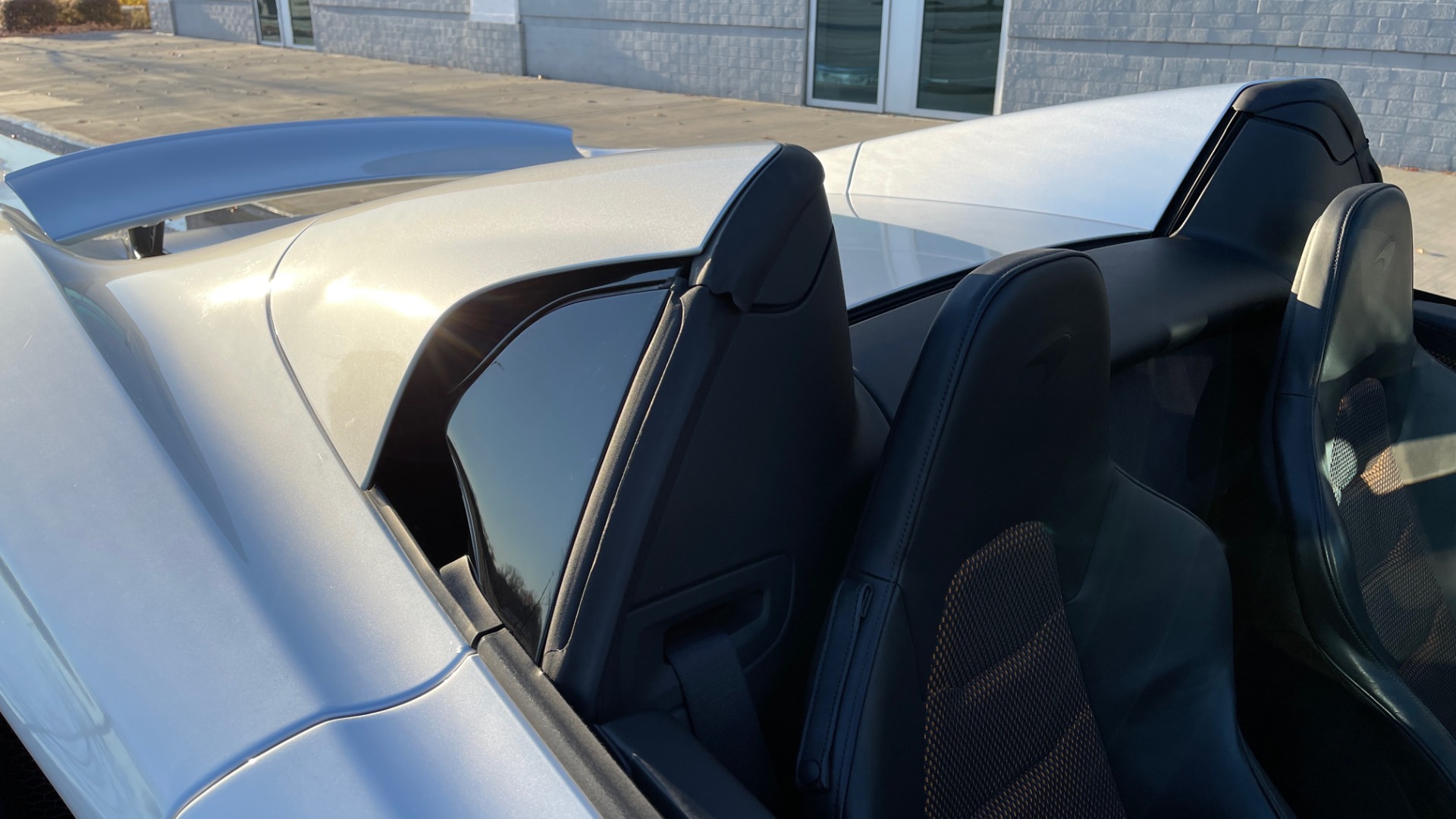 Used 2013 McLaren MP4 12C SPIDER 3.8L TURBO V8 616HP / 7AM TRANS / NAV / MERIDIAN SND for sale $145,000 at Formula Imports in Charlotte NC 28227 36