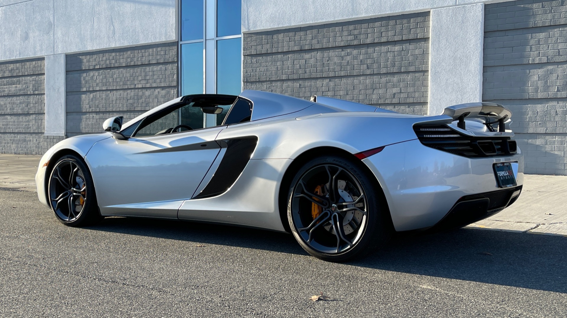 Used 2013 McLaren MP4 12C SPIDER 3.8L TURBO V8 616HP / 7AM TRANS / NAV / MERIDIAN SND for sale $145,000 at Formula Imports in Charlotte NC 28227 4