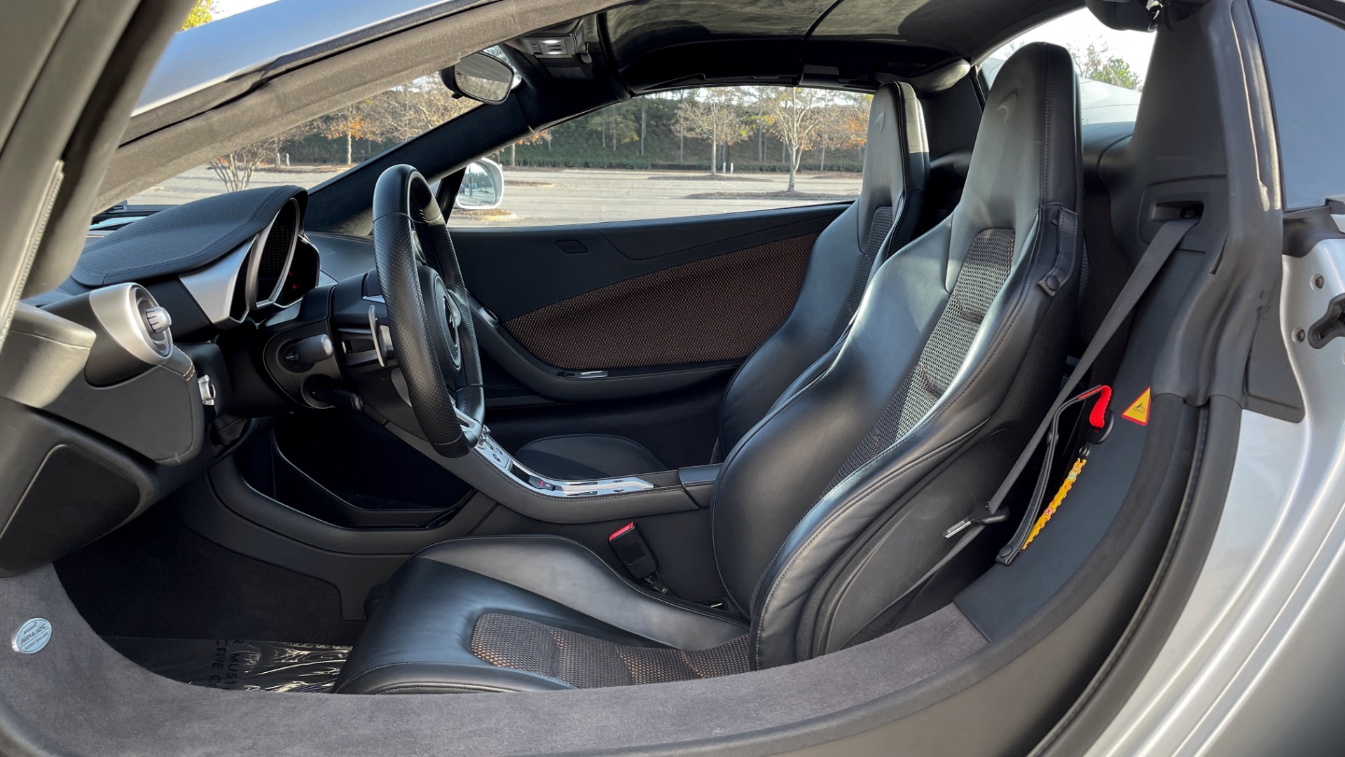 Used 2013 McLaren MP4 12C SPIDER 3.8L TURBO V8 616HP / 7AM TRANS / NAV / MERIDIAN SND for sale $145,000 at Formula Imports in Charlotte NC 28227 50