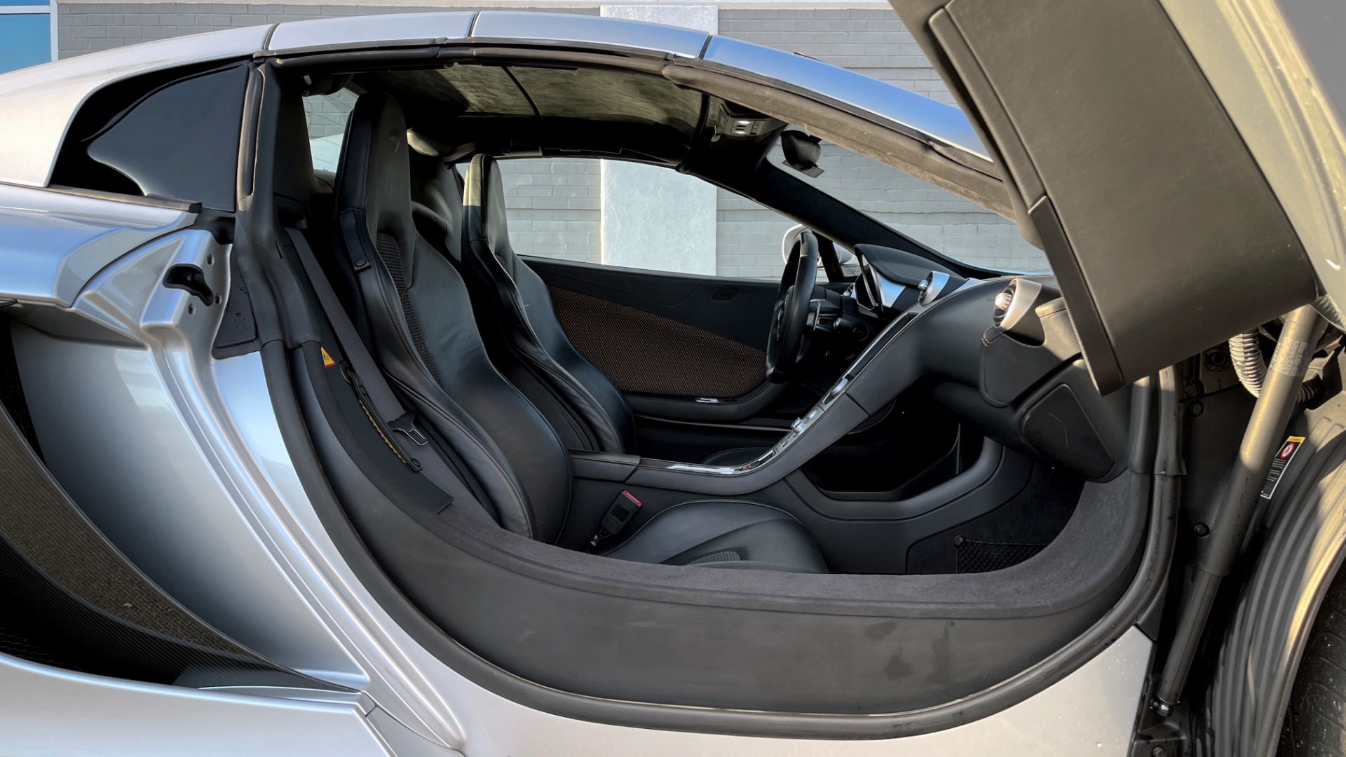 Used 2013 McLaren MP4 12C SPIDER 3.8L TURBO V8 616HP / 7AM TRANS / NAV / MERIDIAN SND for sale $145,000 at Formula Imports in Charlotte NC 28227 79
