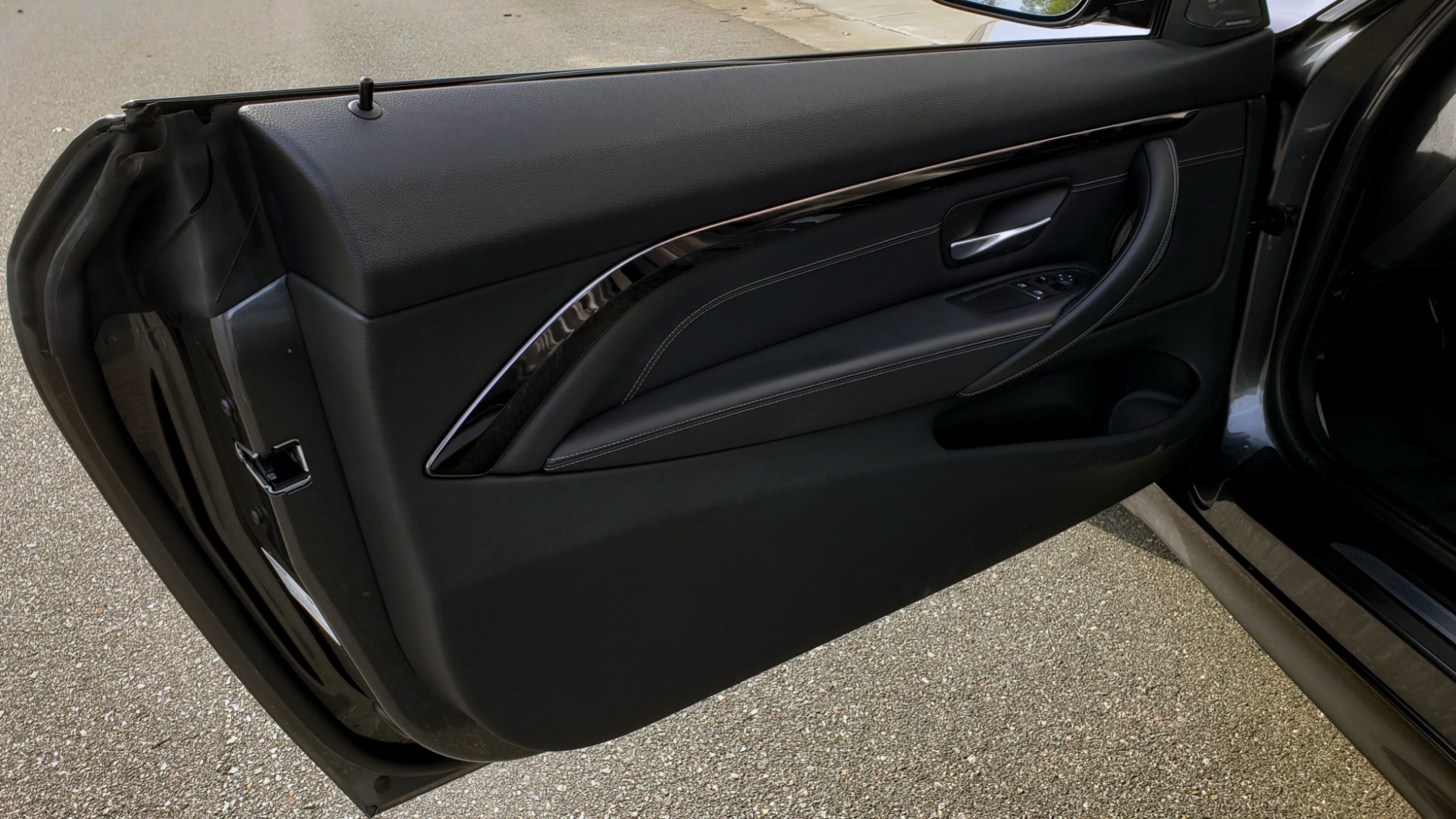 Used 2019 BMW M4 COUPE 3.0L 425HP / 7-SPD AUTO / NAV / 19-IN WHEELS / REARVIEW for sale Sold at Formula Imports in Charlotte NC 28227 34
