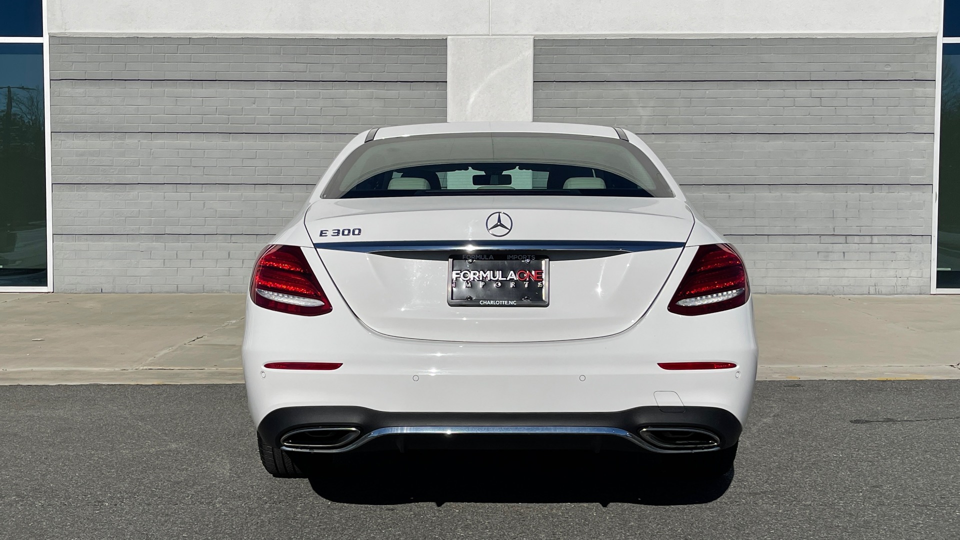 Used 2018 Mercedes-Benz E-CLASS E 300 2.0L SEDAN / RWD / 9-SPD AUTO / BLIND SPOT ASSIST / REARVIEW for sale $41,999 at Formula Imports in Charlotte NC 28227 20