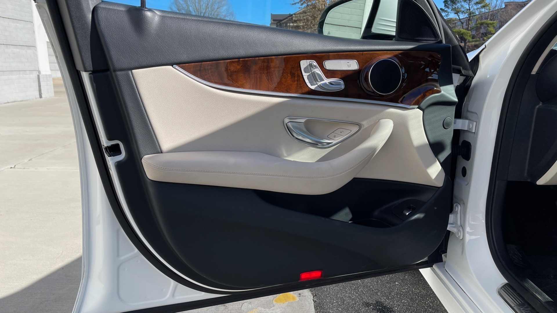 Used 2018 Mercedes-Benz E-CLASS E 300 2.0L SEDAN / RWD / 9-SPD AUTO / BLIND SPOT ASSIST / REARVIEW for sale $41,999 at Formula Imports in Charlotte NC 28227 23