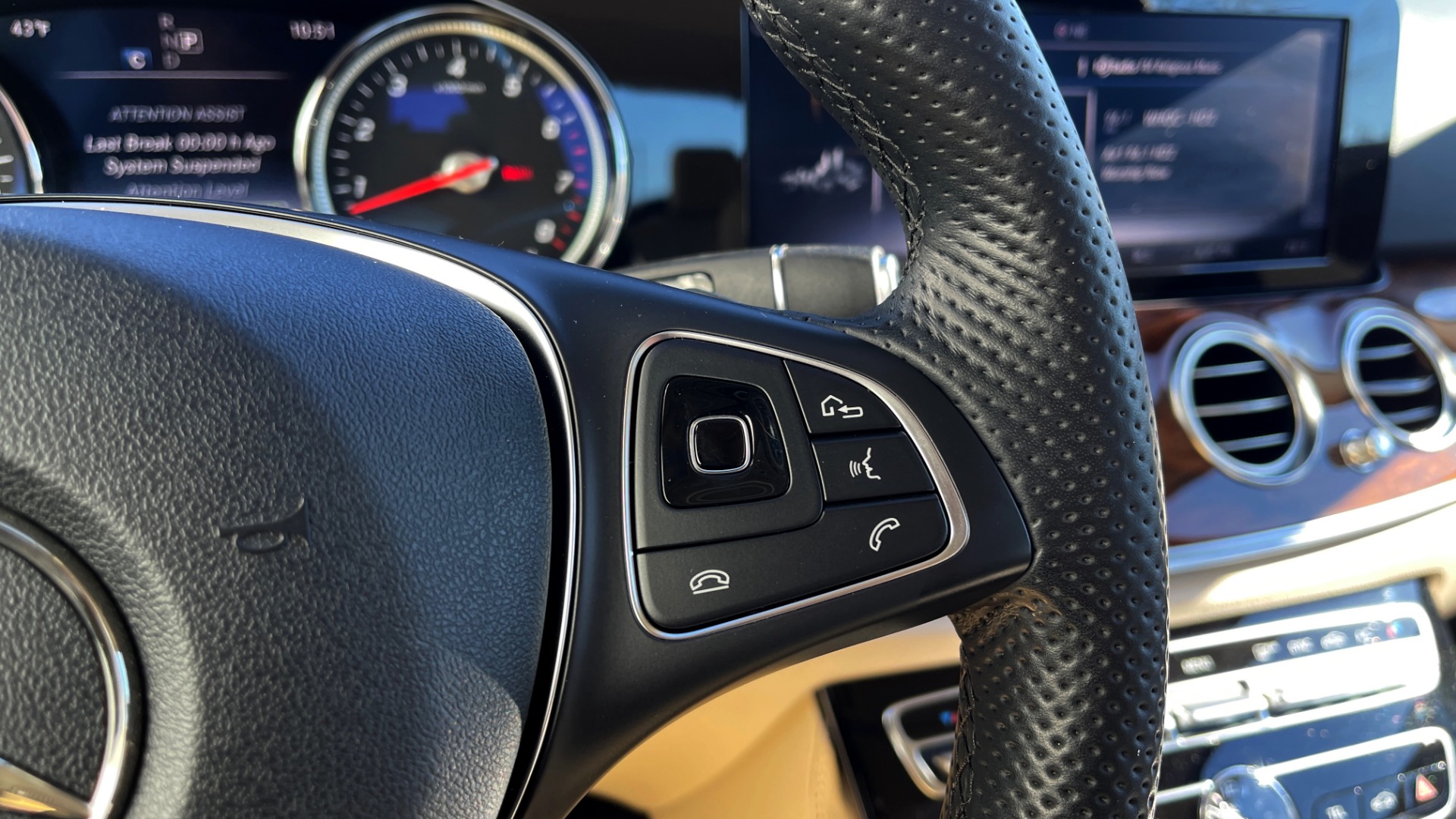 Used 2018 Mercedes-Benz E-CLASS E 300 2.0L SEDAN / RWD / 9-SPD AUTO / BLIND SPOT ASSIST / REARVIEW for sale $41,999 at Formula Imports in Charlotte NC 28227 30