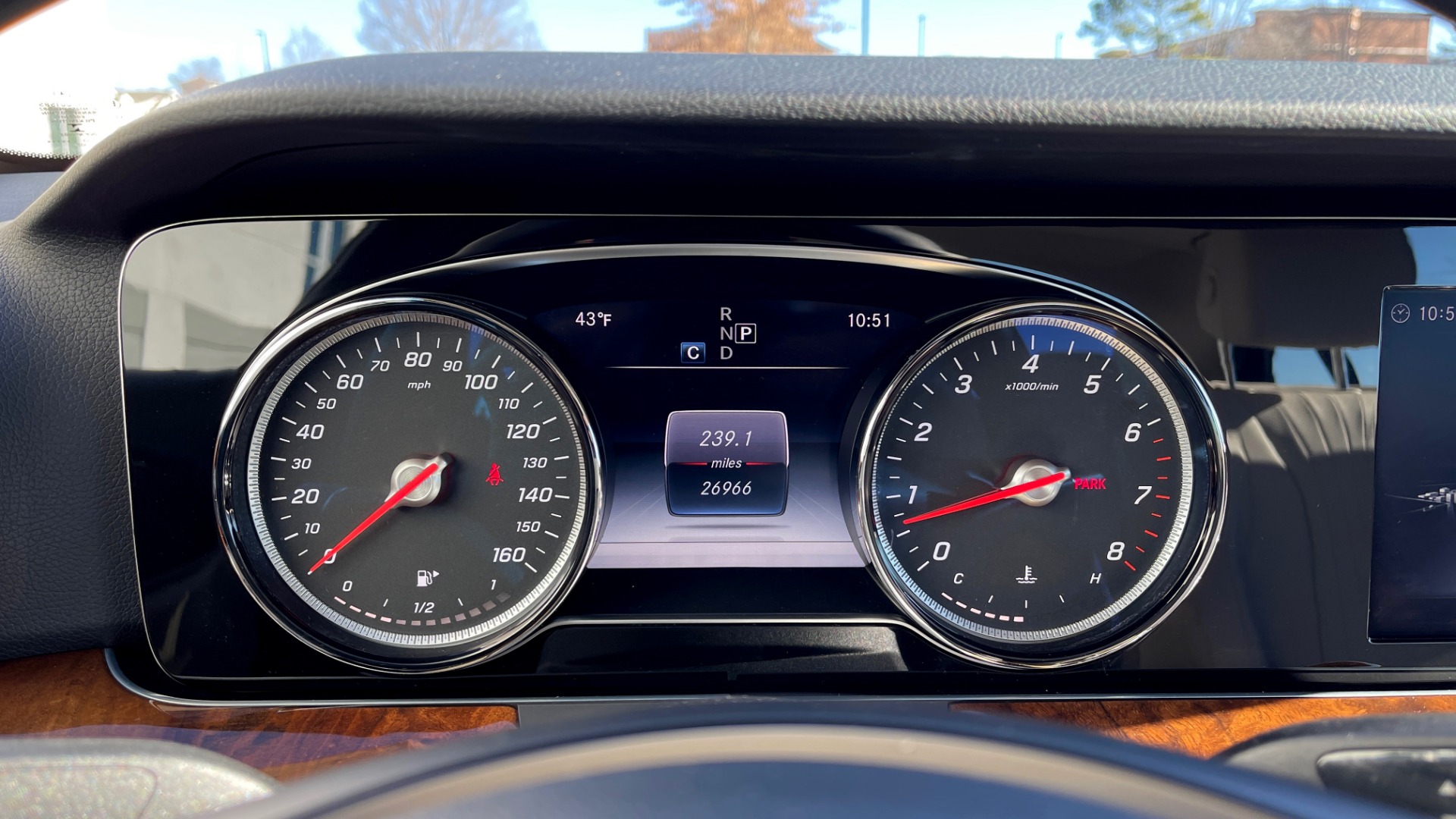 Used 2018 Mercedes-Benz E-CLASS E 300 2.0L SEDAN / RWD / 9-SPD AUTO / BLIND SPOT ASSIST / REARVIEW for sale $41,999 at Formula Imports in Charlotte NC 28227 33
