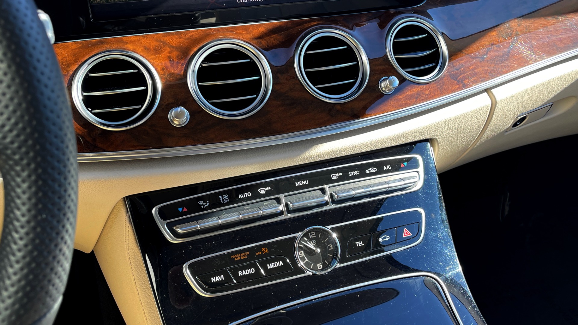 Used 2018 Mercedes-Benz E-CLASS E 300 2.0L SEDAN / RWD / 9-SPD AUTO / BLIND SPOT ASSIST / REARVIEW for sale $41,999 at Formula Imports in Charlotte NC 28227 37
