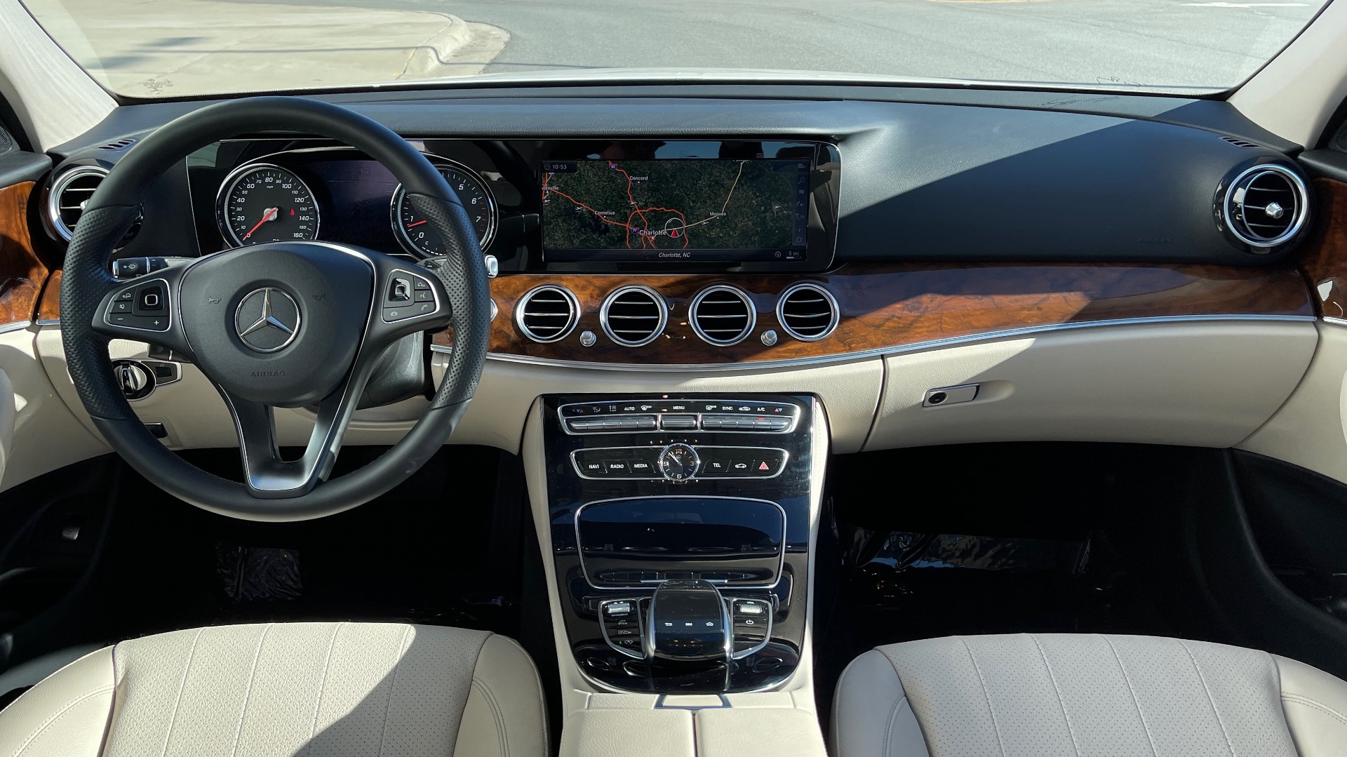 Used 2018 Mercedes-Benz E-CLASS E 300 2.0L SEDAN / RWD / 9-SPD AUTO / BLIND SPOT ASSIST / REARVIEW for sale $41,999 at Formula Imports in Charlotte NC 28227 48