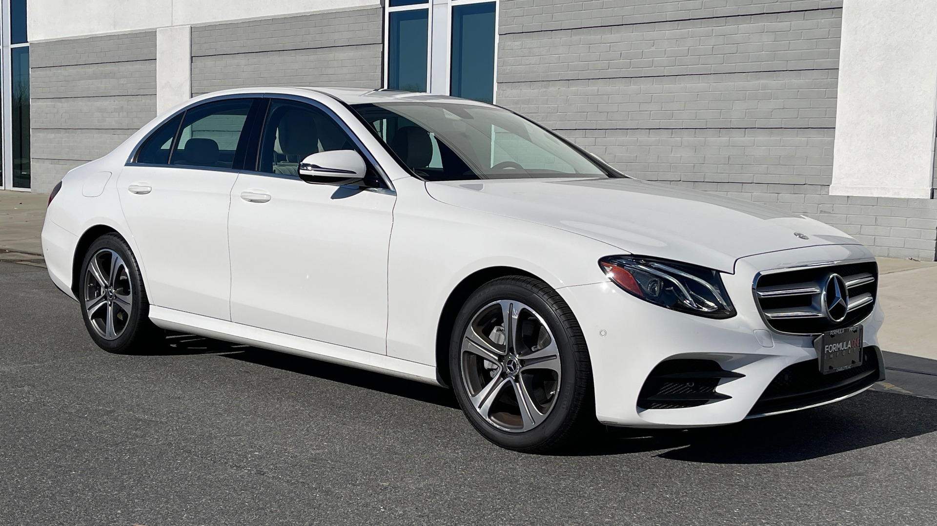 Used 2018 Mercedes-Benz E-CLASS E 300 2.0L SEDAN / RWD / 9-SPD AUTO / BLIND SPOT ASSIST / REARVIEW for sale $41,999 at Formula Imports in Charlotte NC 28227 5