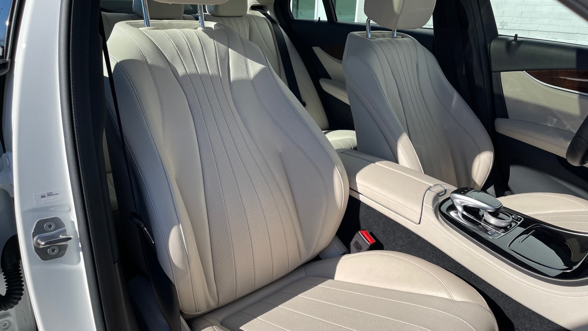 Used 2018 Mercedes-Benz E-CLASS E 300 2.0L SEDAN / RWD / 9-SPD AUTO / BLIND SPOT ASSIST / REARVIEW for sale $41,999 at Formula Imports in Charlotte NC 28227 59