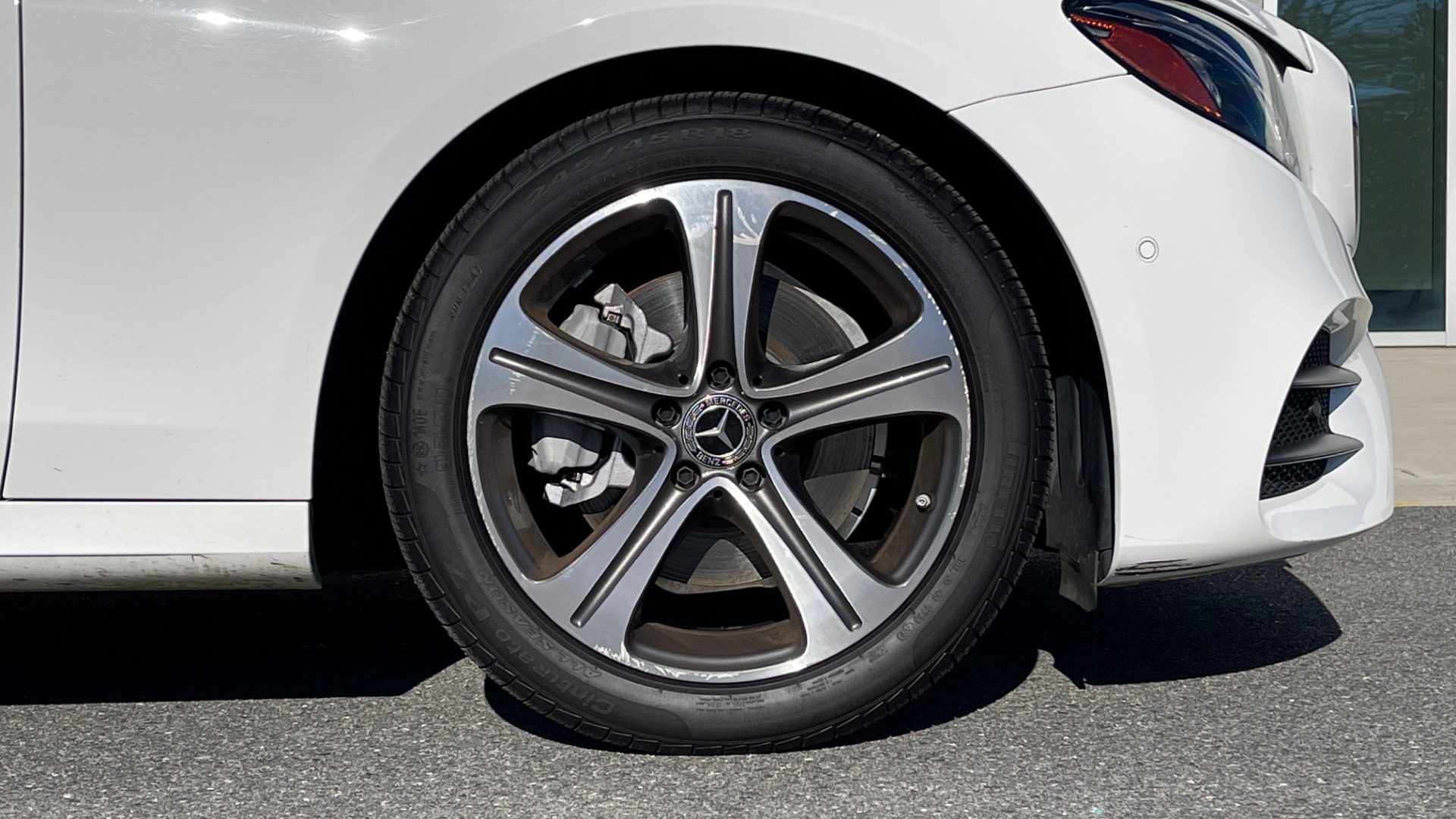 Used 2018 Mercedes-Benz E-CLASS E 300 2.0L SEDAN / RWD / 9-SPD AUTO / BLIND SPOT ASSIST / REARVIEW for sale $41,999 at Formula Imports in Charlotte NC 28227 63
