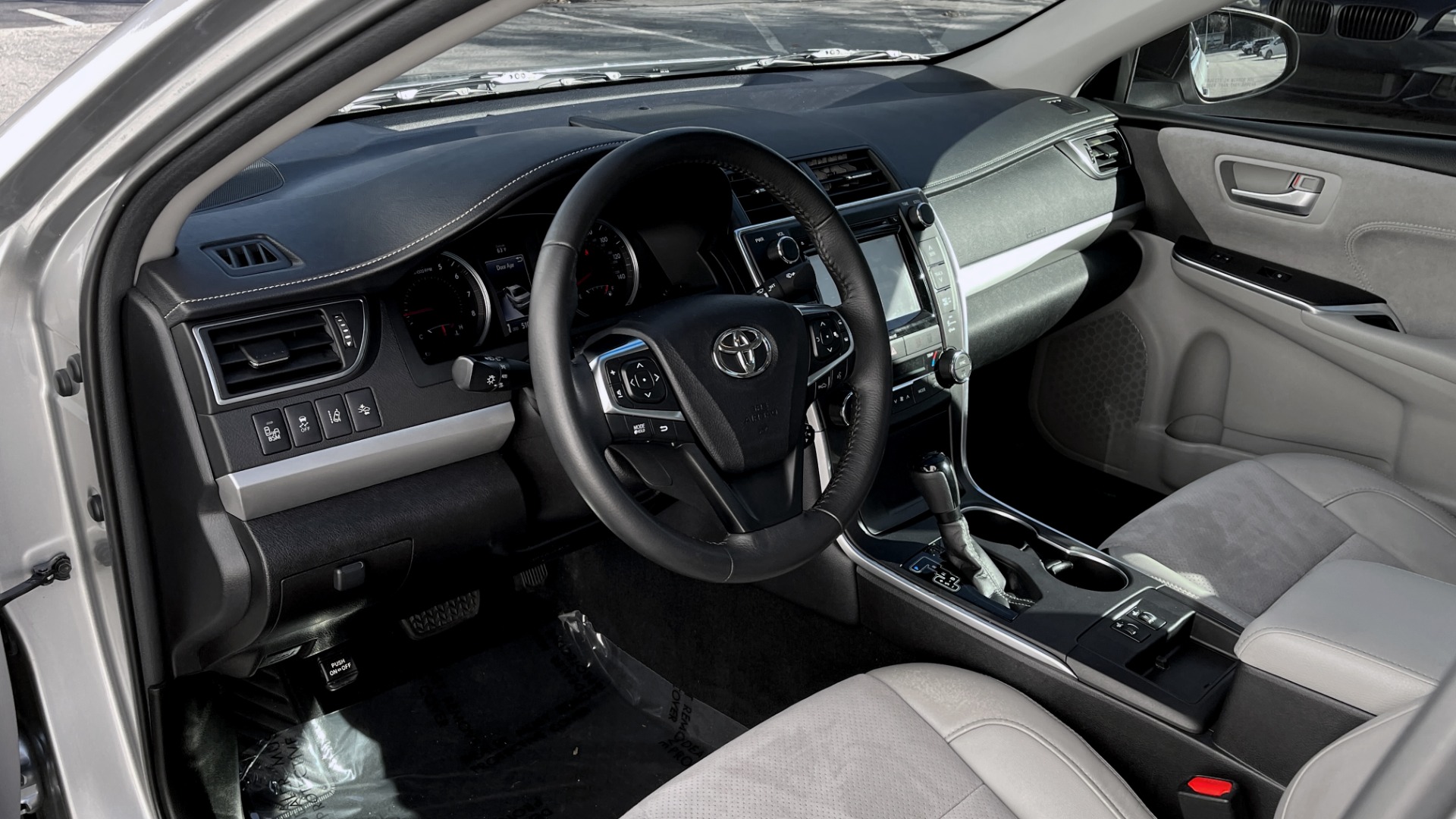 Used 2017 Toyota Camry XSE for sale Sold at Formula Imports in Charlotte NC 28227 23