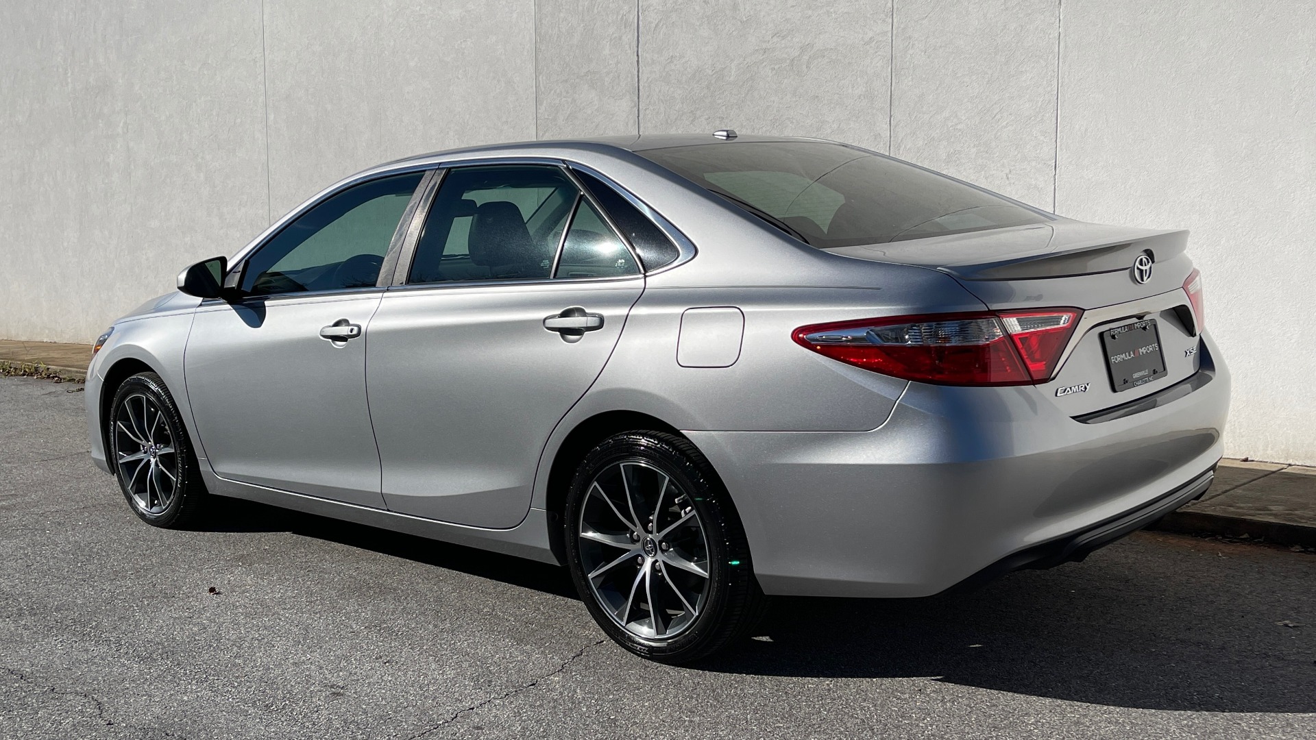 Used 2017 Toyota Camry XSE for sale Sold at Formula Imports in Charlotte NC 28227 4