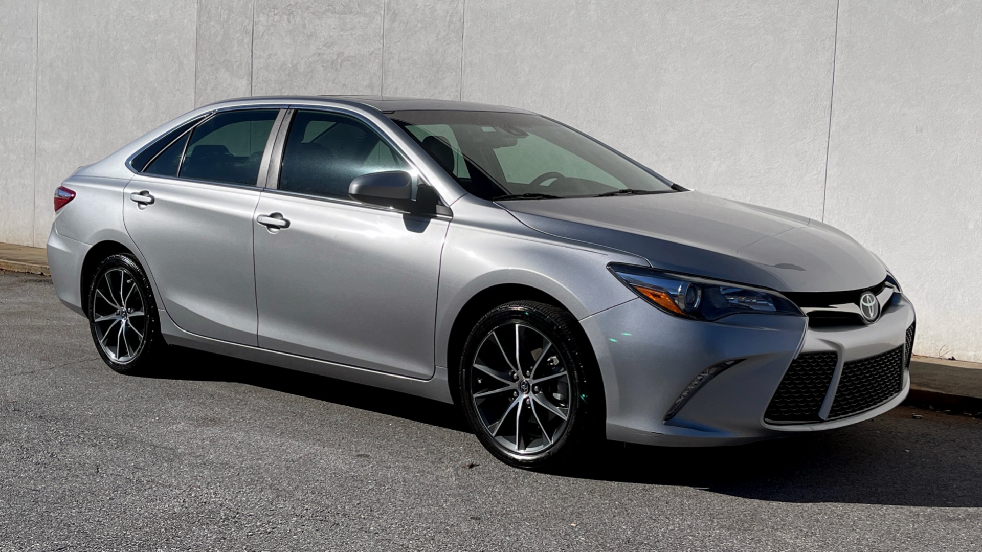 Used 2017 Toyota Camry XSE for sale Sold at Formula Imports in Charlotte NC 28227 5