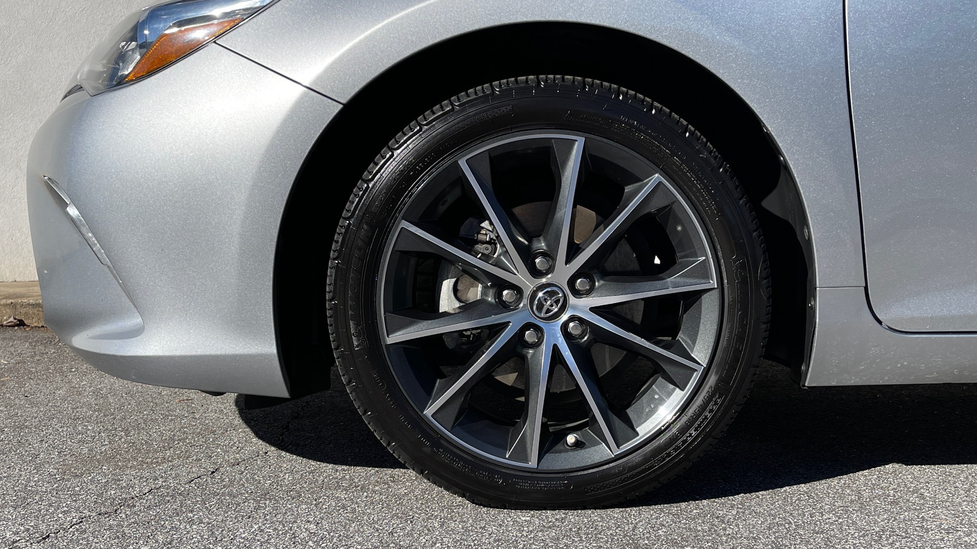 Used 2017 Toyota Camry XSE for sale Sold at Formula Imports in Charlotte NC 28227 59