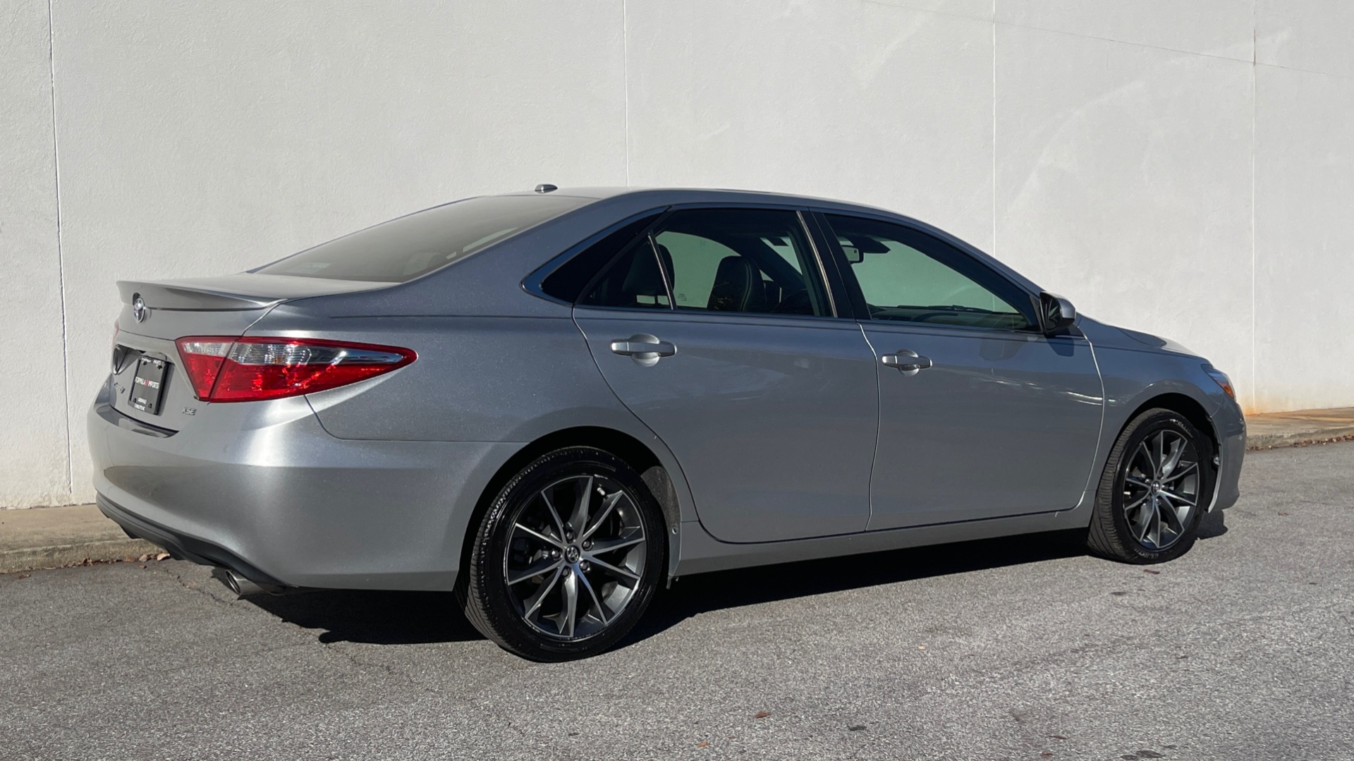 Used 2017 Toyota Camry XSE for sale Sold at Formula Imports in Charlotte NC 28227 6