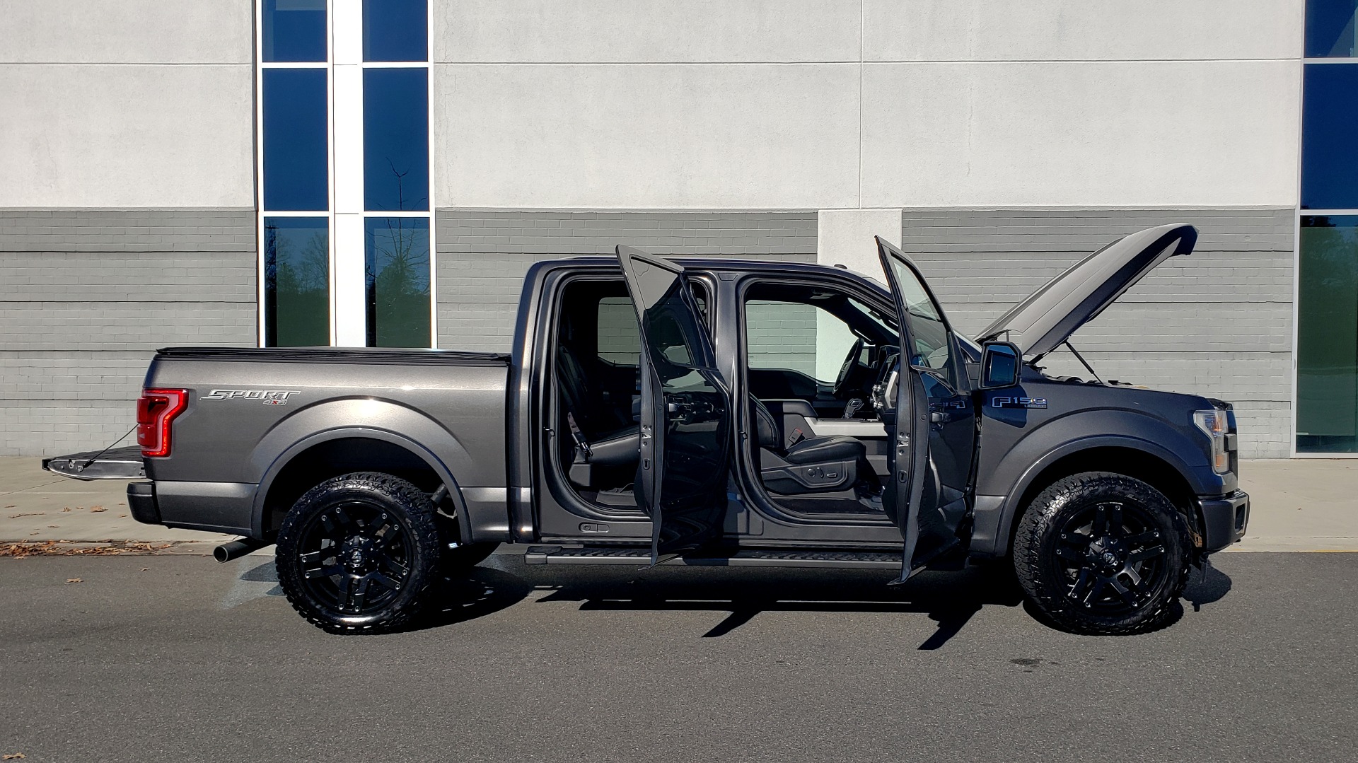 Used 2017 Ford F-150 LARIAT 4X4 SUPERCREW / 3.5L ECOBOOST / 10-SPD AUTO / NAV / SONY / REARVIEW for sale Sold at Formula Imports in Charlotte NC 28227 16