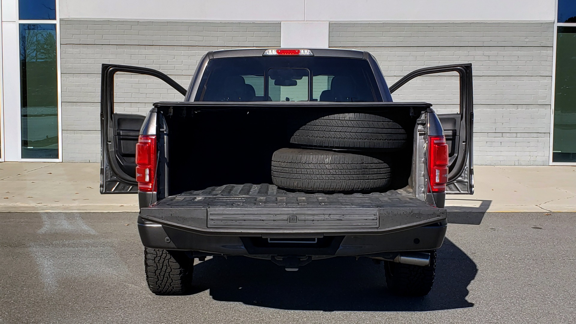 Used 2017 Ford F-150 LARIAT 4X4 SUPERCREW / 3.5L ECOBOOST / 10-SPD AUTO / NAV / SONY / REARVIEW for sale Sold at Formula Imports in Charlotte NC 28227 34
