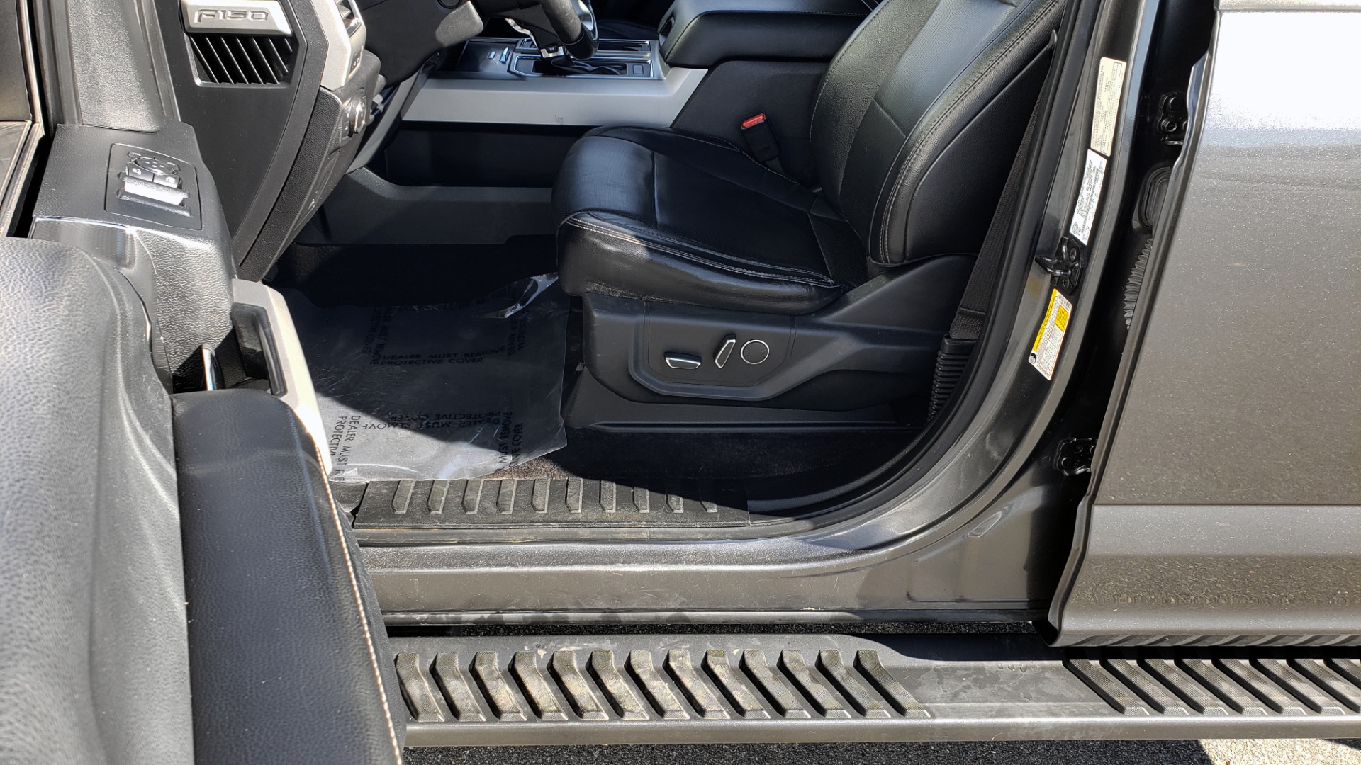 Used 2017 Ford F-150 LARIAT 4X4 SUPERCREW / 3.5L ECOBOOST / 10-SPD AUTO / NAV / SONY / REARVIEW for sale Sold at Formula Imports in Charlotte NC 28227 41