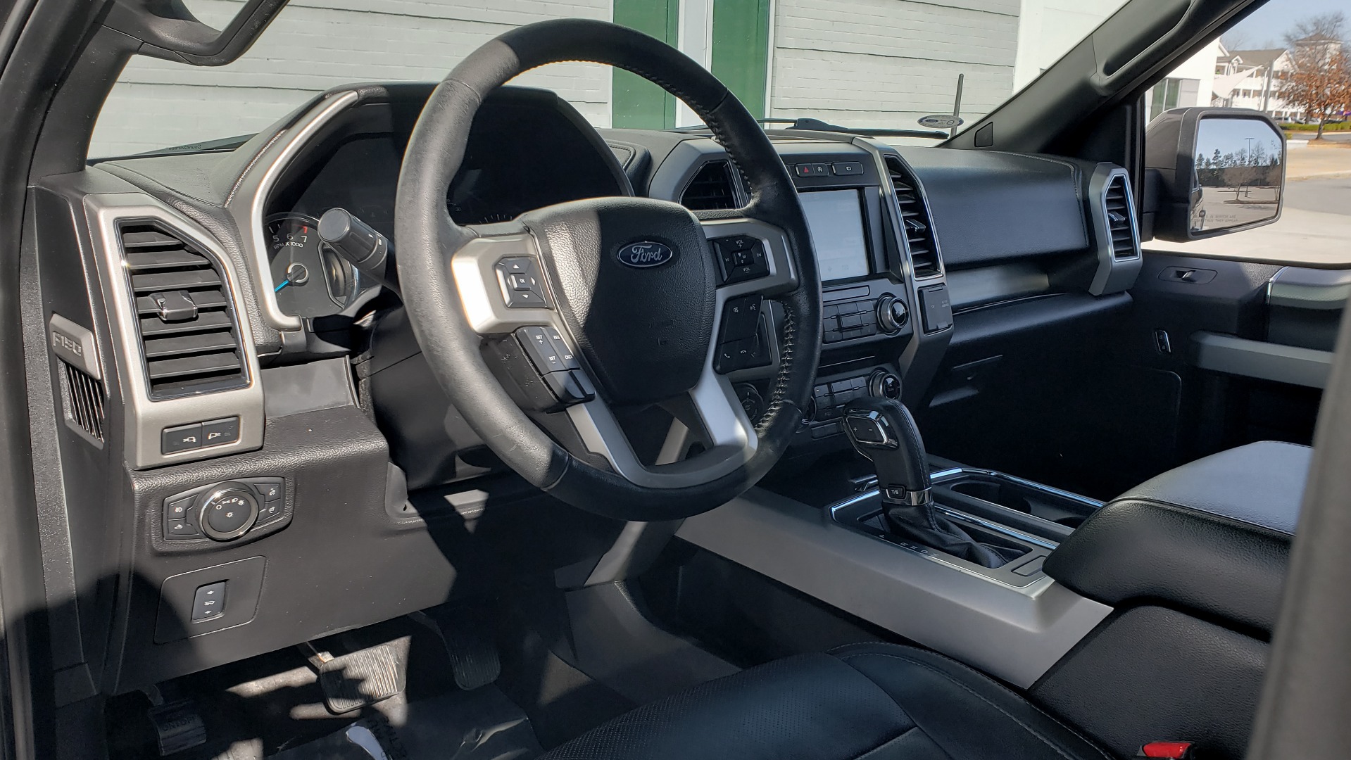 Used 2017 Ford F-150 LARIAT 4X4 SUPERCREW / 3.5L ECOBOOST / 10-SPD AUTO / NAV / SONY / REARVIEW for sale Sold at Formula Imports in Charlotte NC 28227 43
