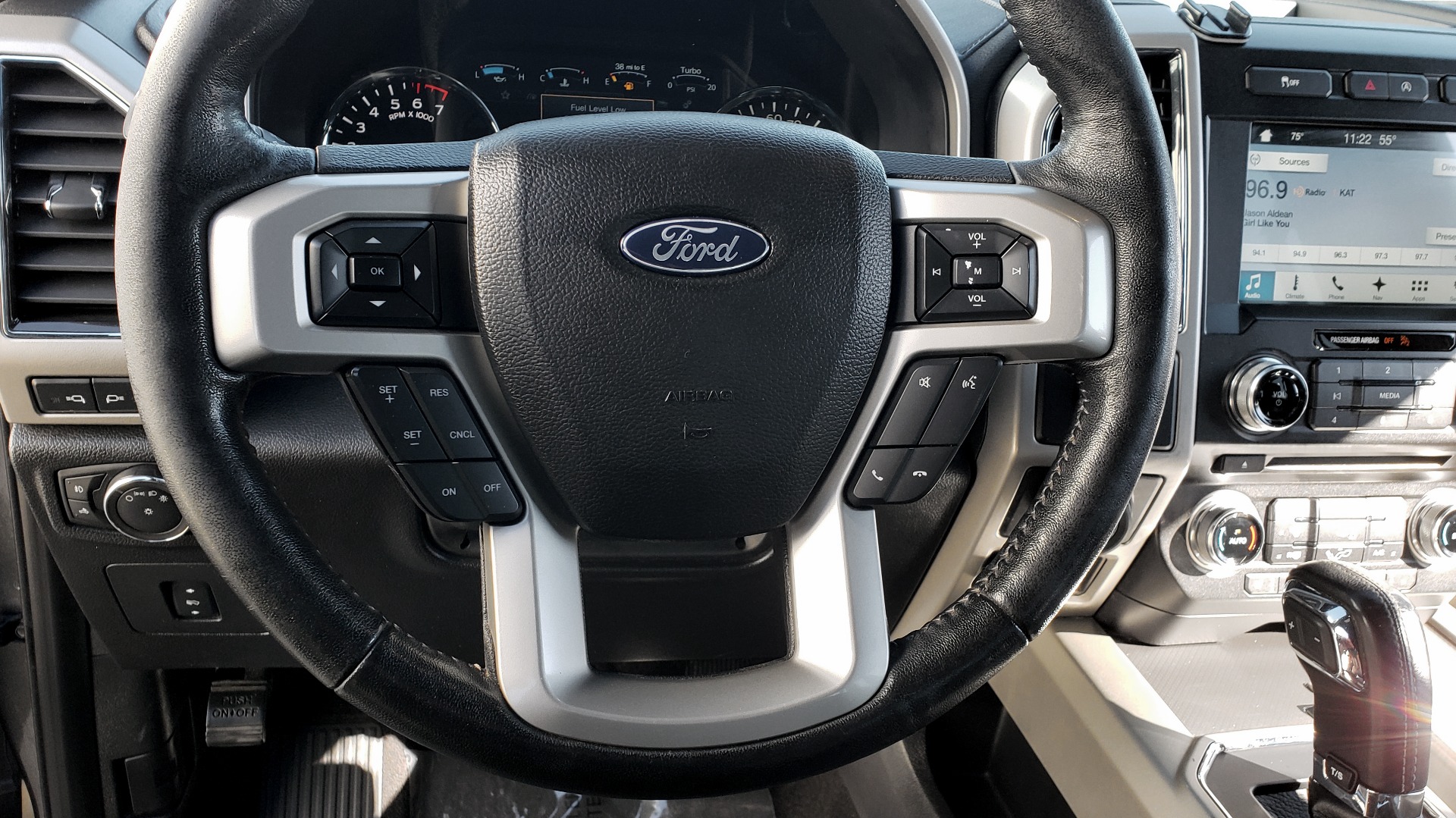 Used 2017 Ford F-150 LARIAT 4X4 SUPERCREW / 3.5L ECOBOOST / 10-SPD AUTO / NAV / SONY / REARVIEW for sale Sold at Formula Imports in Charlotte NC 28227 45