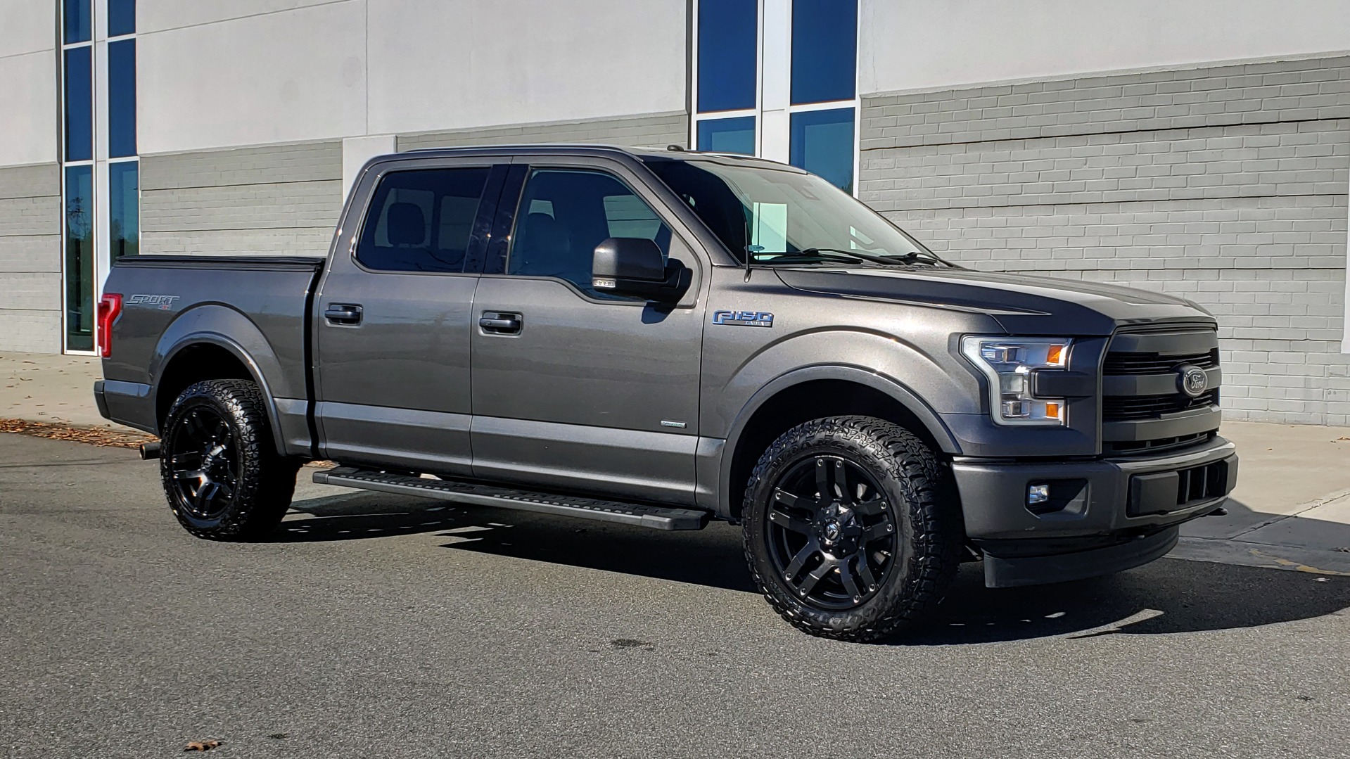 Used 2017 Ford F-150 LARIAT 4X4 SUPERCREW / 3.5L ECOBOOST / 10-SPD AUTO / NAV / SONY / REARVIEW for sale Sold at Formula Imports in Charlotte NC 28227 6