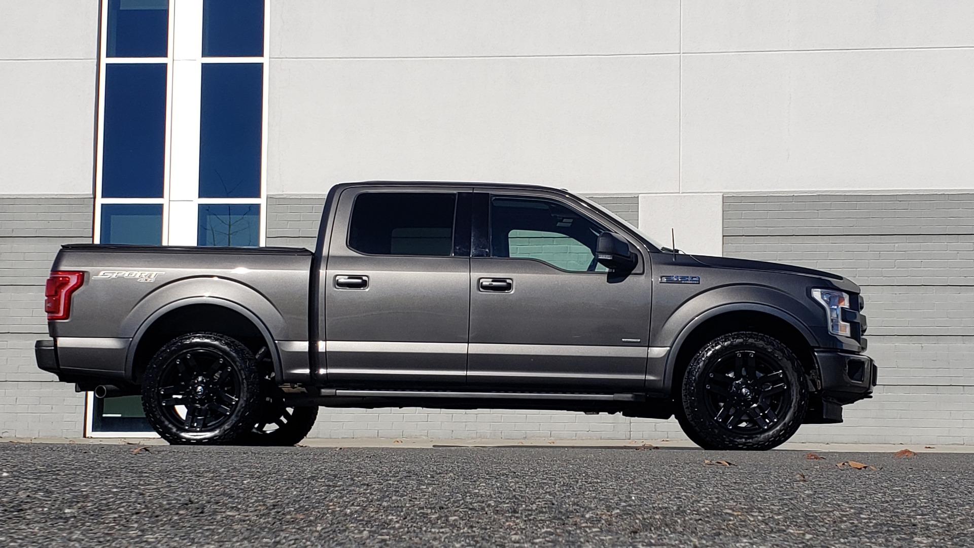 Used 2017 Ford F-150 LARIAT 4X4 SUPERCREW / 3.5L ECOBOOST / 10-SPD AUTO / NAV / SONY / REARVIEW for sale Sold at Formula Imports in Charlotte NC 28227 7