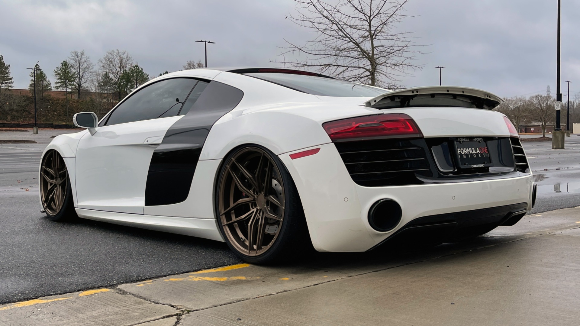 Used 2014 Audi R8 V10 for sale Sold at Formula Imports in Charlotte NC 28227 24