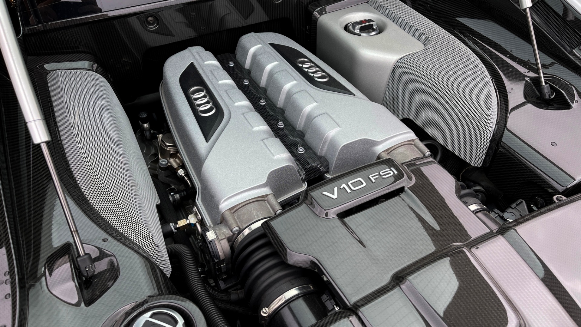 Used 2014 Audi R8 V10 for sale Sold at Formula Imports in Charlotte NC 28227 31