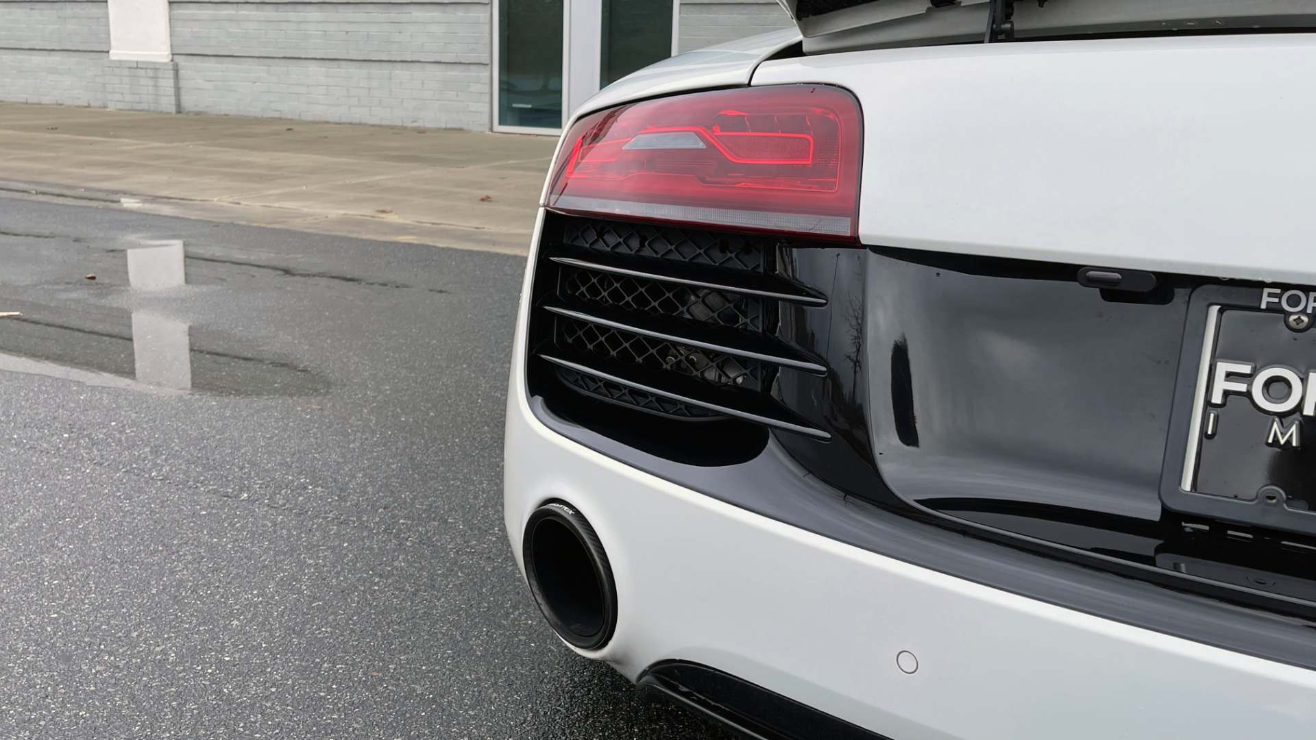 Used 2014 Audi R8 V10 for sale Sold at Formula Imports in Charlotte NC 28227 34