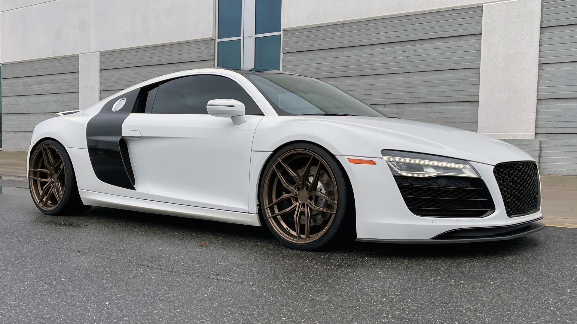 Used 2014 Audi R8 V10 for sale Sold at Formula Imports in Charlotte NC 28227 38