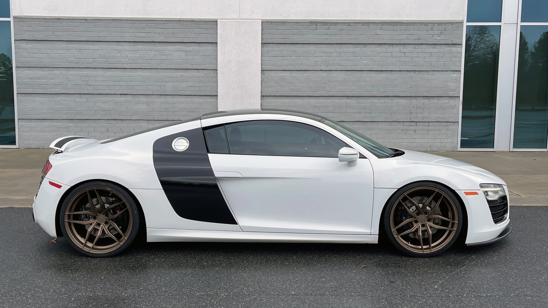 Used 2014 Audi R8 V10 for sale Sold at Formula Imports in Charlotte NC 28227 40