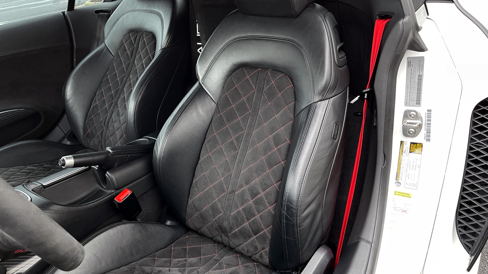 Used 2014 Audi R8 V10 for sale Sold at Formula Imports in Charlotte NC 28227 46
