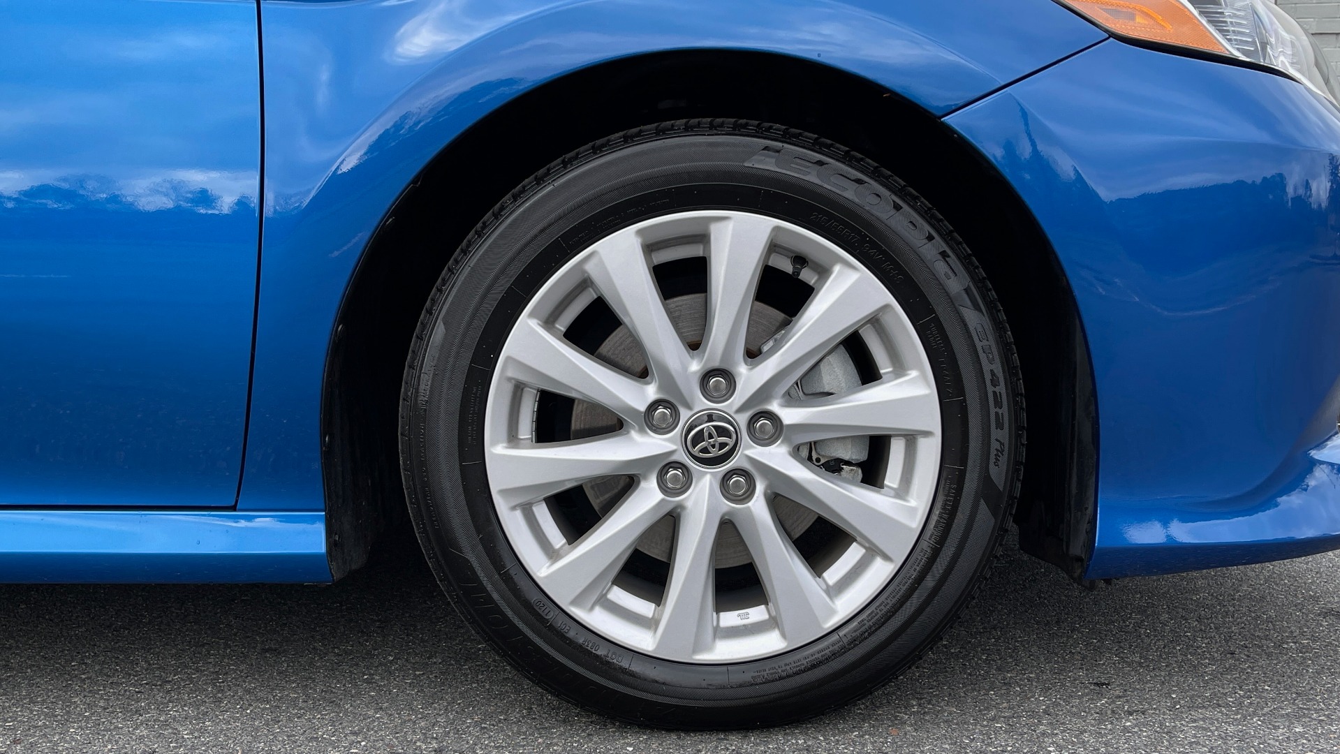 Used 2020 Toyota CAMRY LE 2.5L SEDAN / 8-SPD AUTO / FWD / 17-INCH ALLOY WHEELS for sale Sold at Formula Imports in Charlotte NC 28227 60