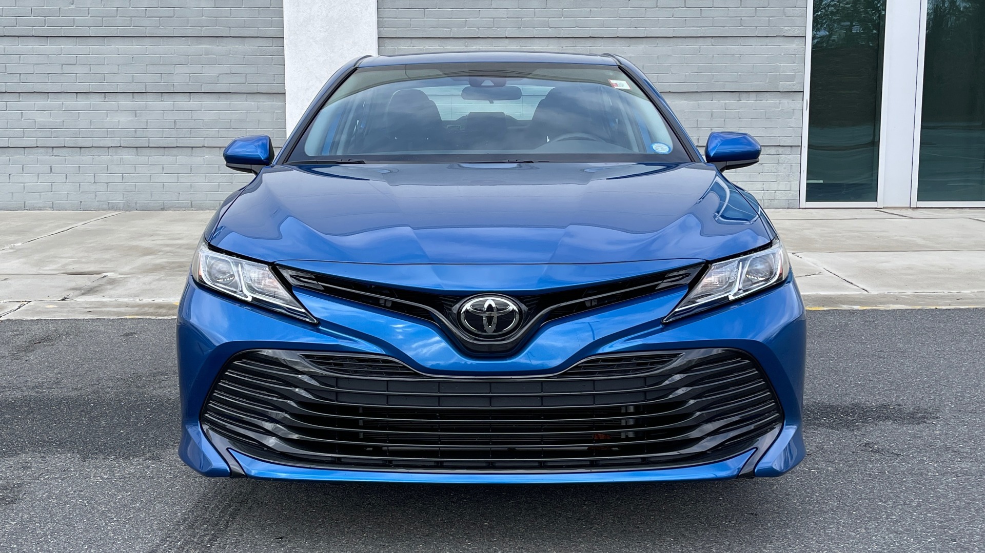 Used 2020 Toyota CAMRY LE 2.5L SEDAN / 8-SPD AUTO / FWD / 17-INCH ALLOY WHEELS for sale Sold at Formula Imports in Charlotte NC 28227 8