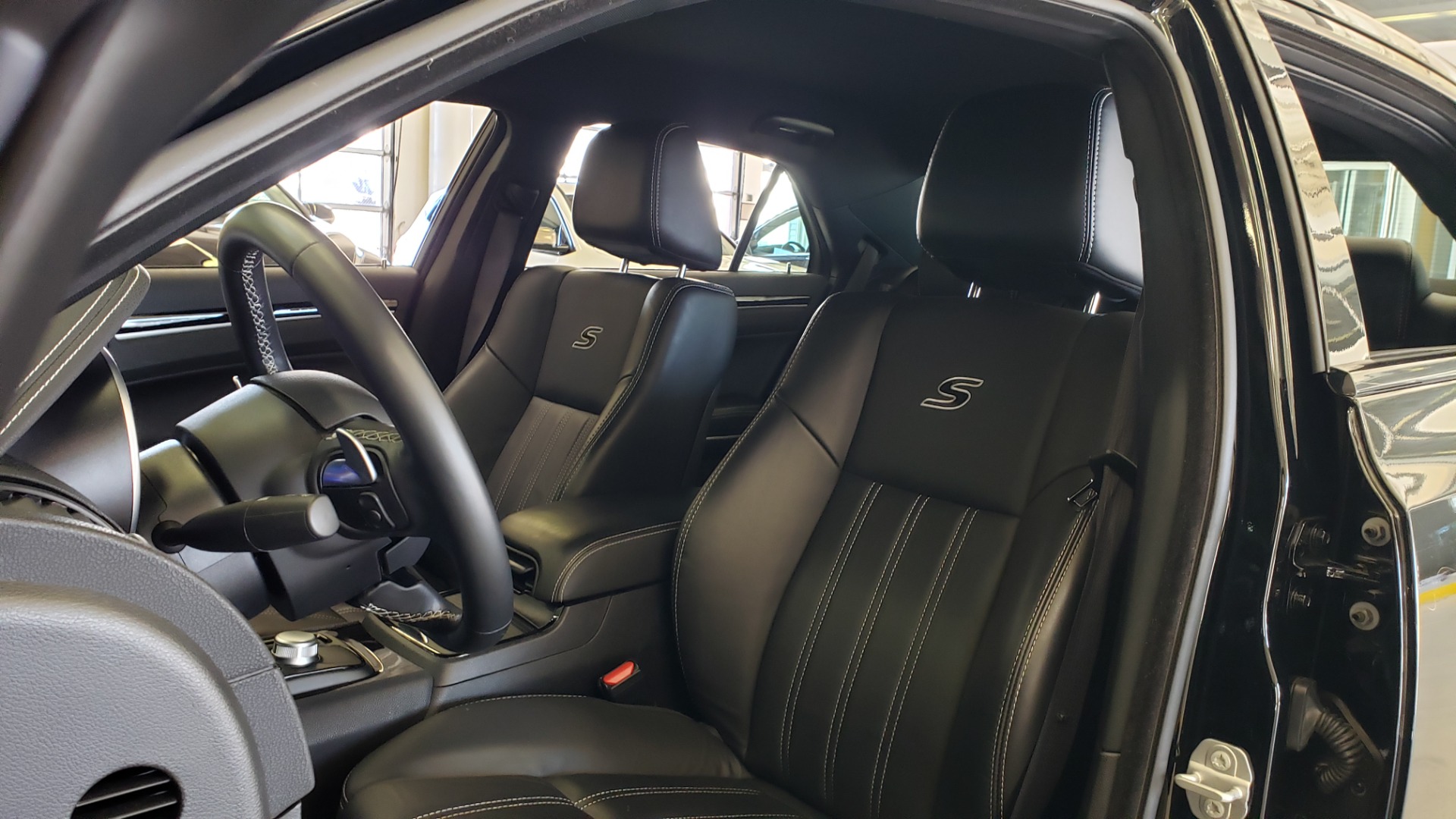 Used 2021 Chrysler 300 S 3.6L SEDAN / AUTO / NAV / HTD STS / UCONNECT 8.4-IN DISPLAY / REARVIEW for sale Sold at Formula Imports in Charlotte NC 28227 34