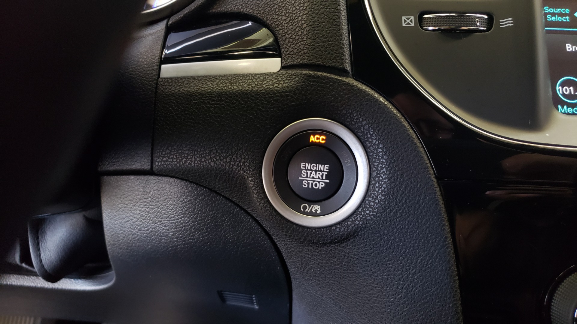 Used 2021 Chrysler 300 S 3.6L SEDAN / AUTO / NAV / HTD STS / UCONNECT 8.4-IN DISPLAY / REARVIEW for sale Sold at Formula Imports in Charlotte NC 28227 43