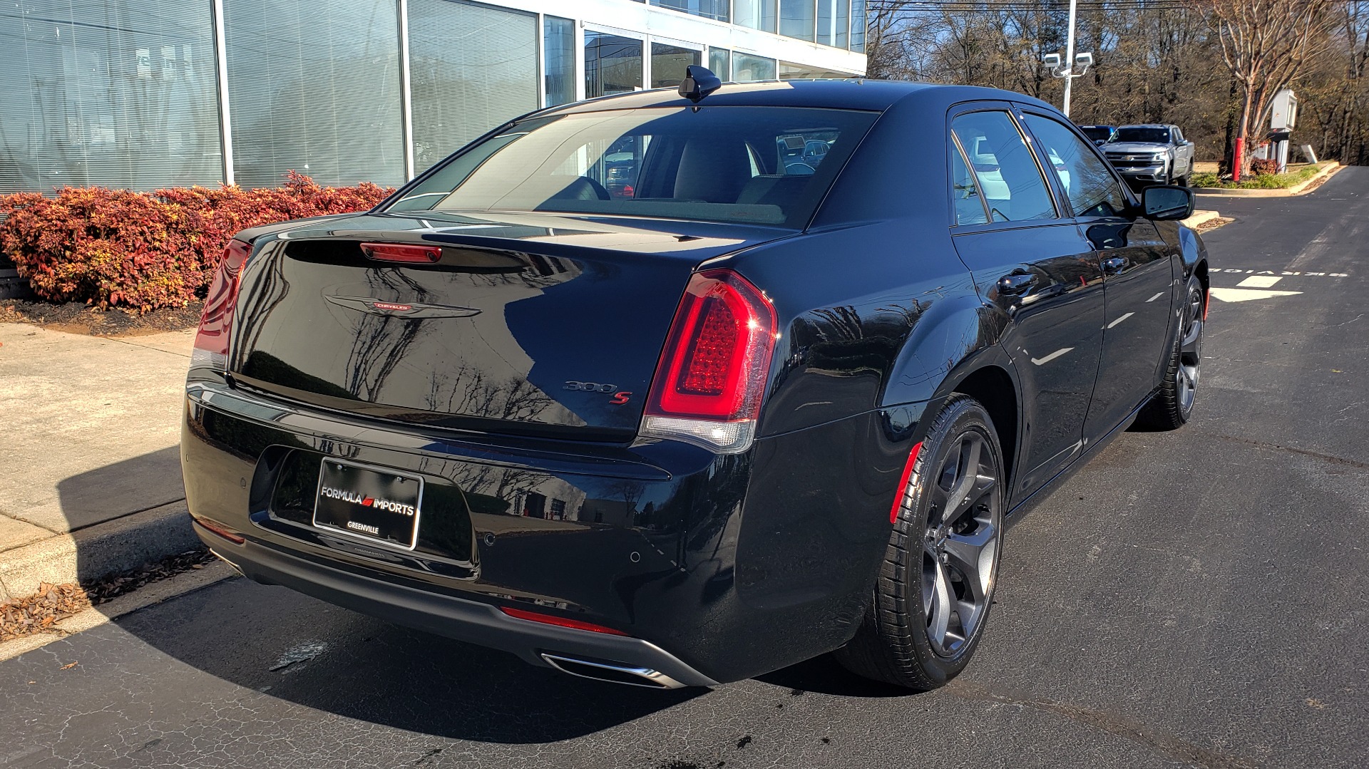 Used 2021 Chrysler 300 S 3.6L SEDAN / AUTO / NAV / HTD STS / UCONNECT 8.4-IN DISPLAY / REARVIEW for sale $34,695 at Formula Imports in Charlotte NC 28227 5